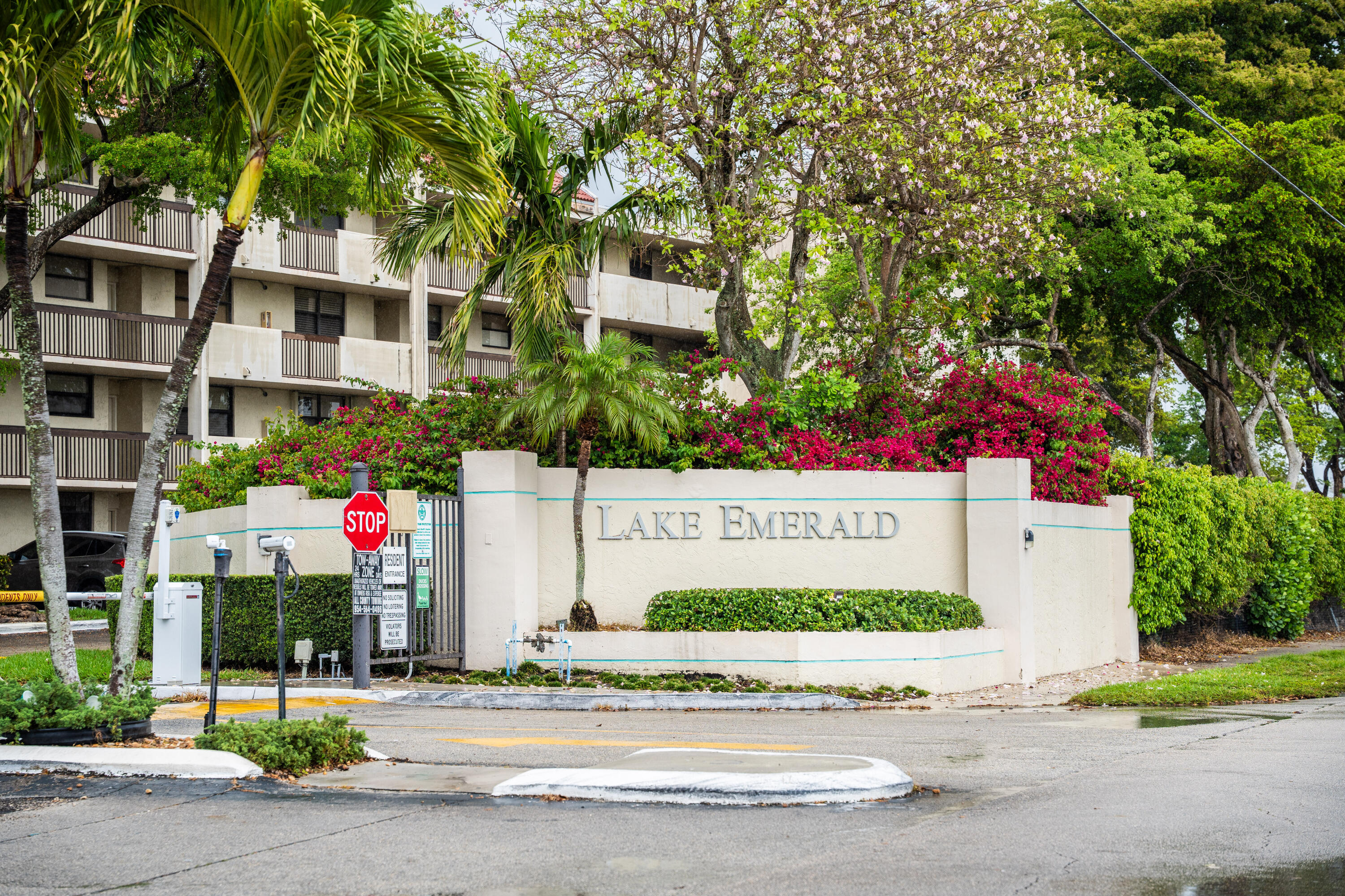 LAKE EMERALD CONDOMINIUM NO - Residential Lease