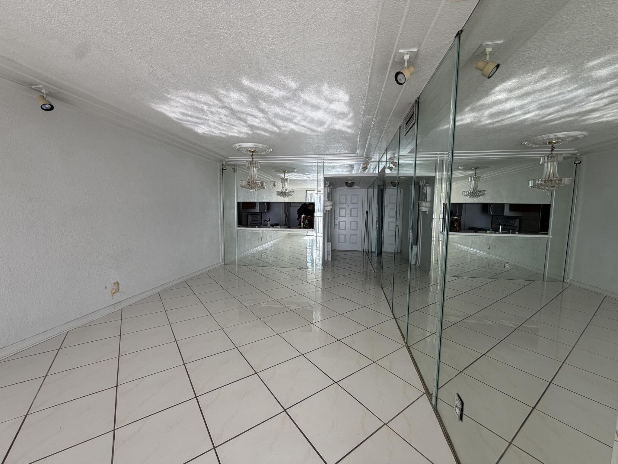 LAKE EMERALD CONDOMINIUM NO - Residential Lease