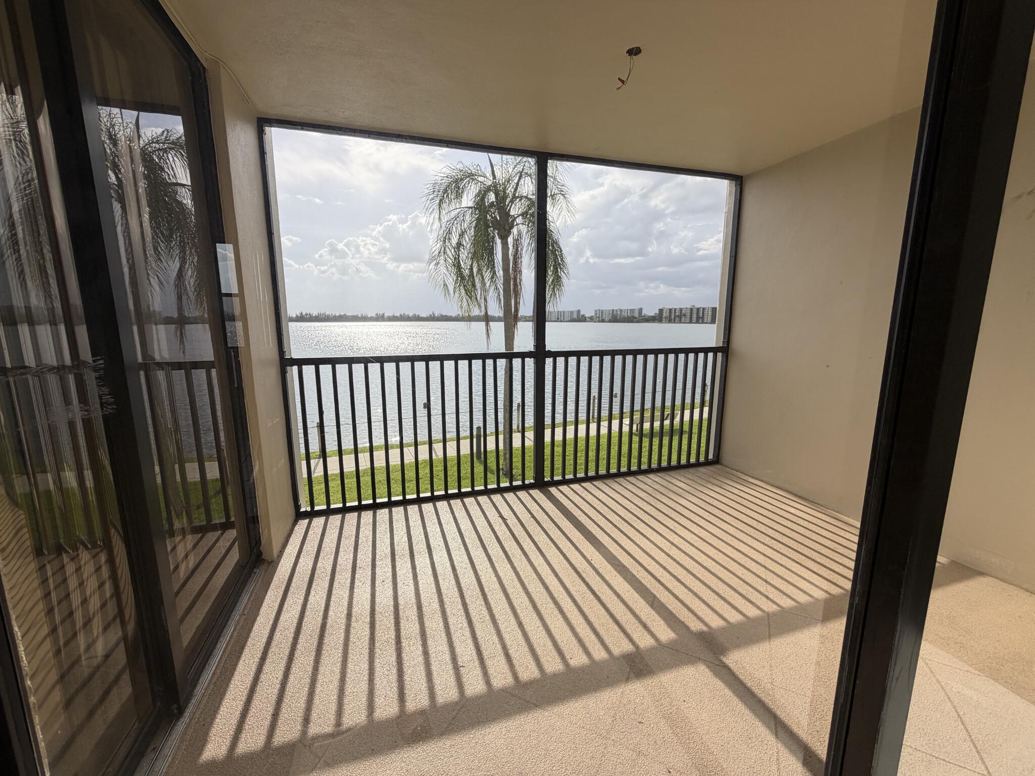 LAKE EMERALD CONDOMINIUM NO - Residential Lease