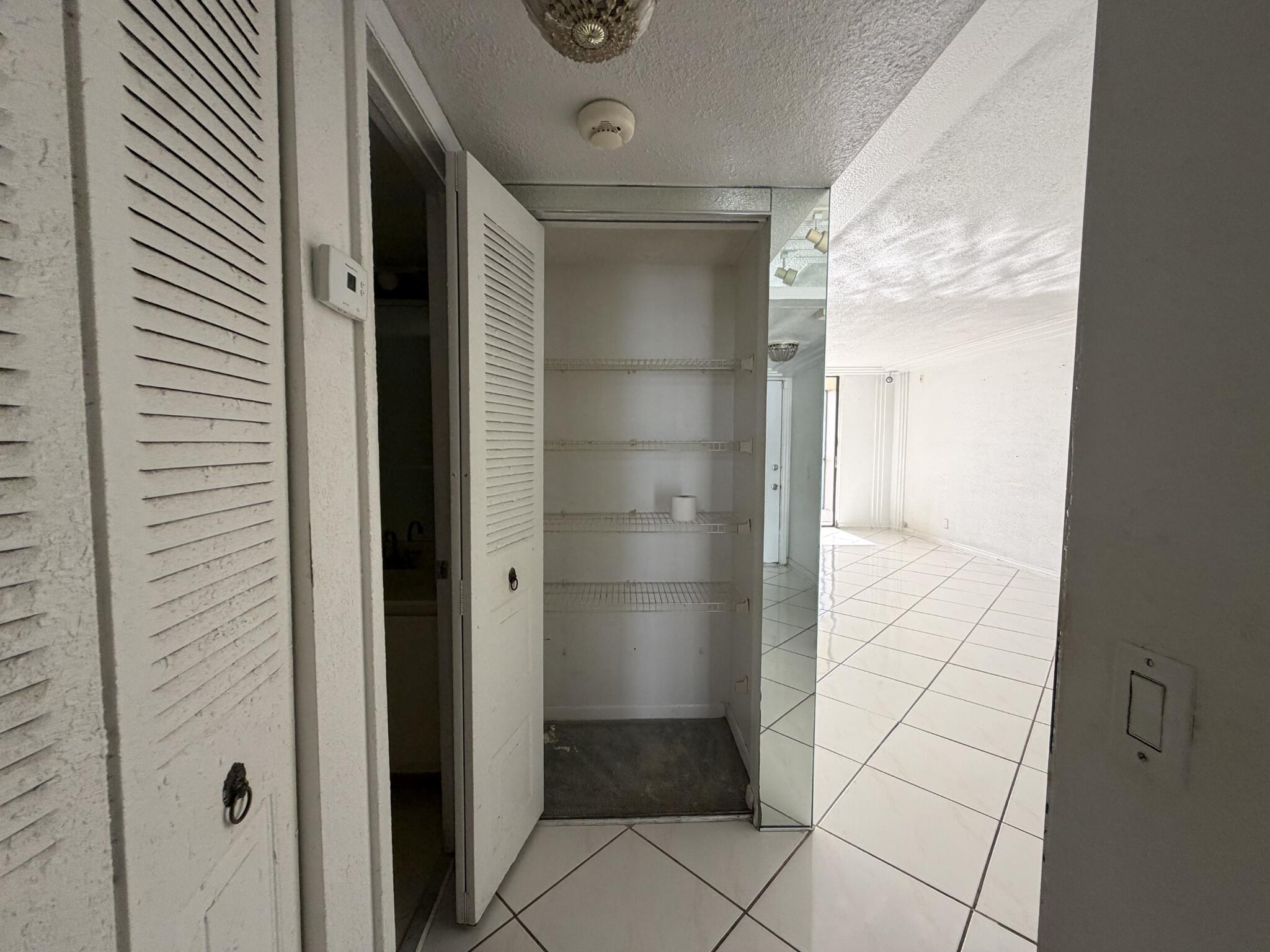 LAKE EMERALD CONDOMINIUM NO - Residential Lease