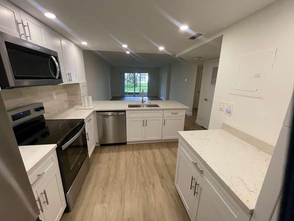 SHERWOOD SQUARE CONDOMINIUM - Residential