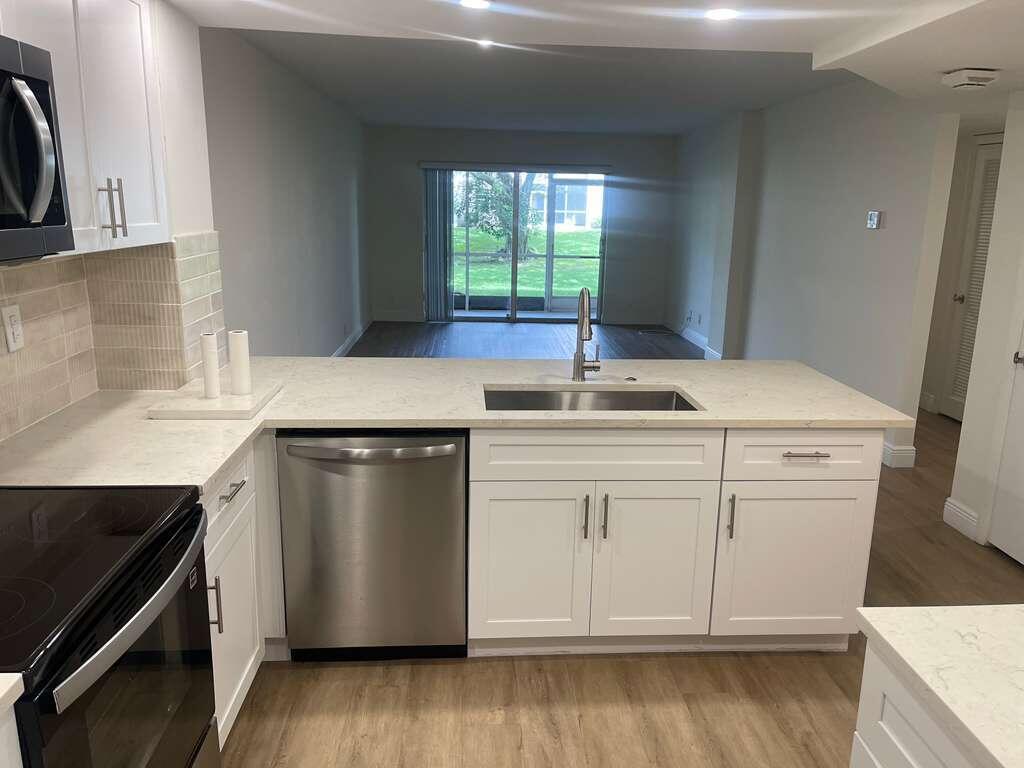 SHERWOOD SQUARE CONDOMINIUM - Residential