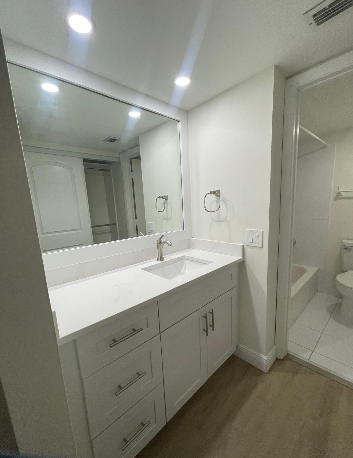 SHERWOOD SQUARE CONDOMINIUM - Residential