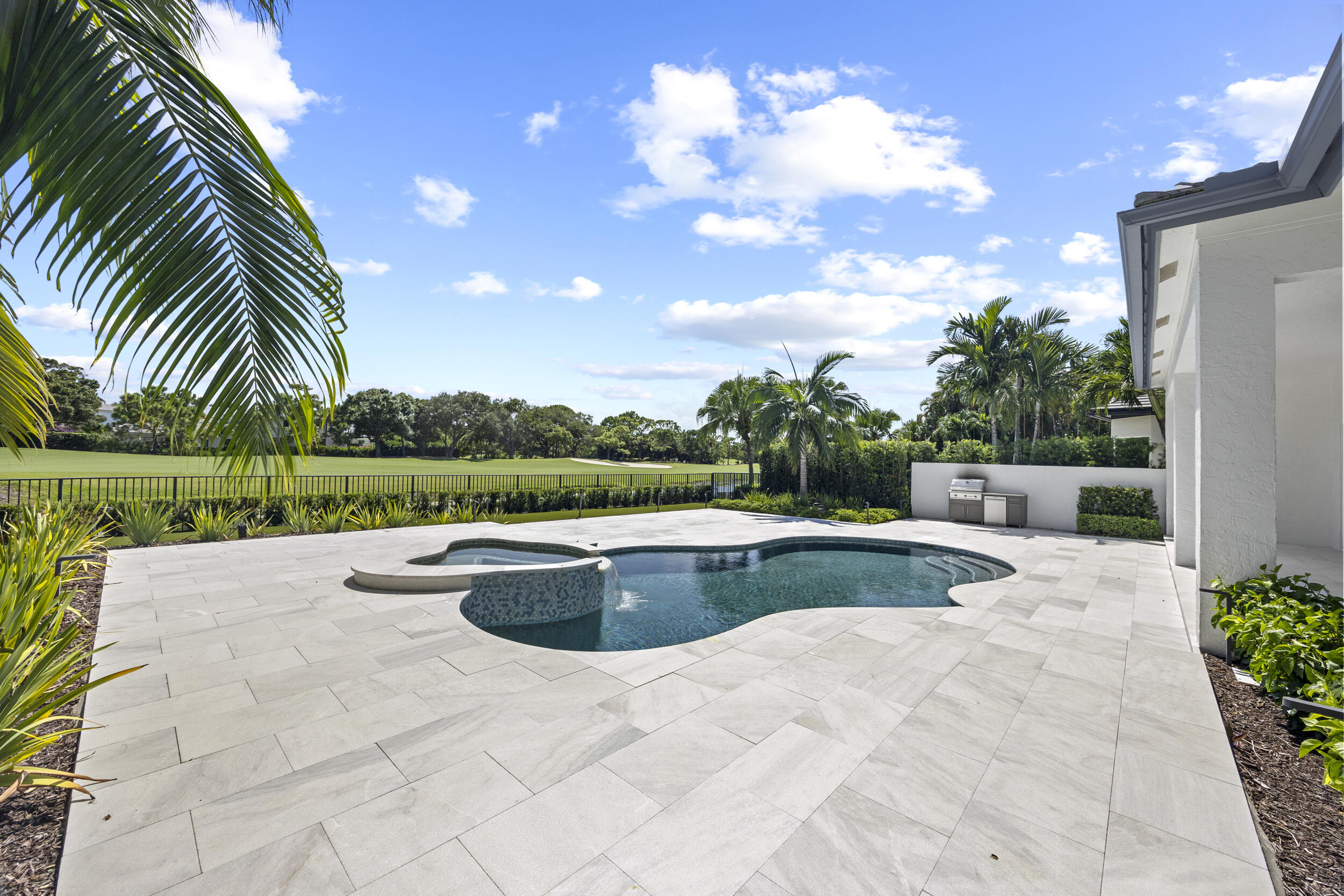 Admirals Cove - Residential