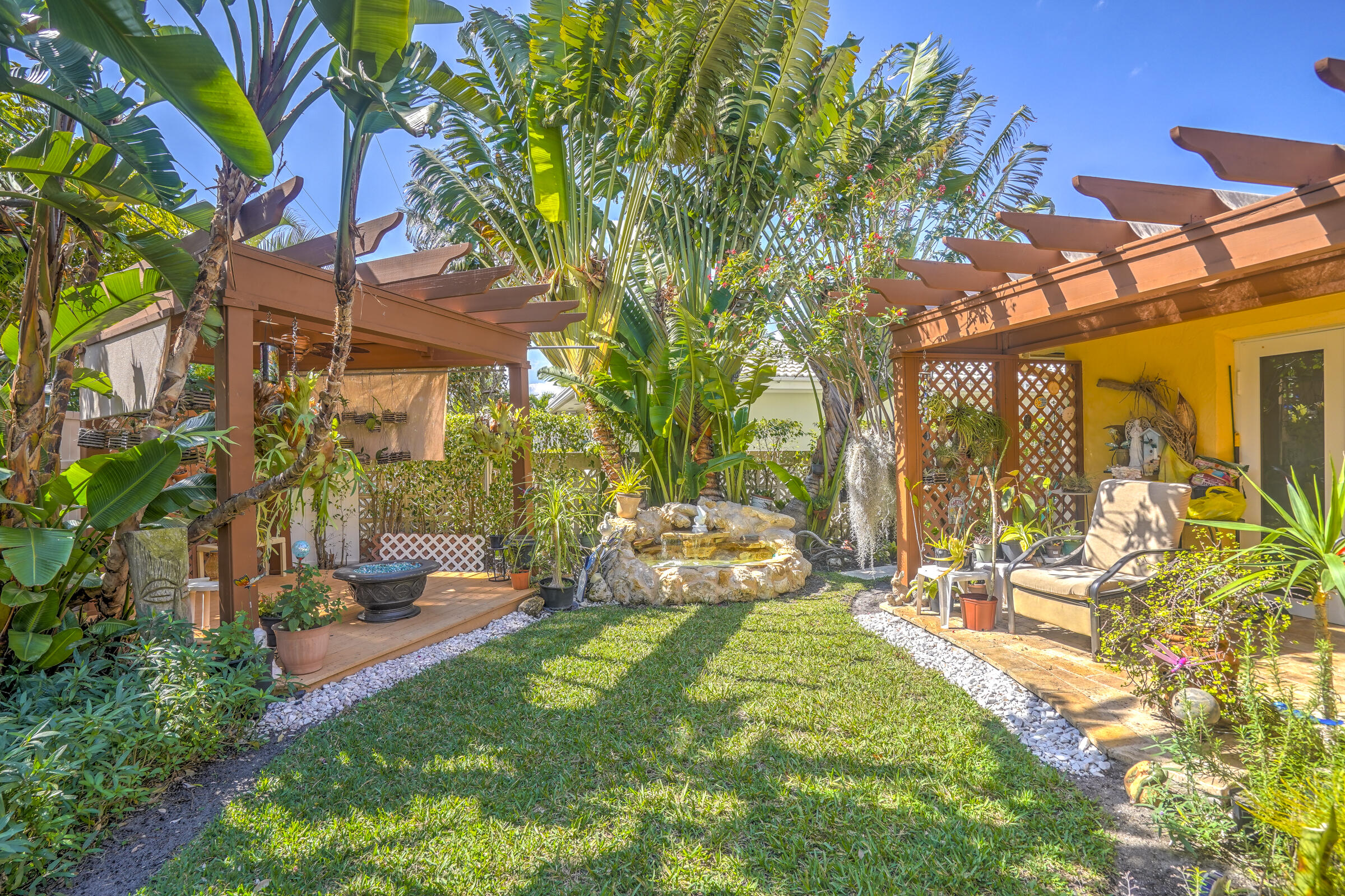 PALM BEACH ISLES 2 - Residential