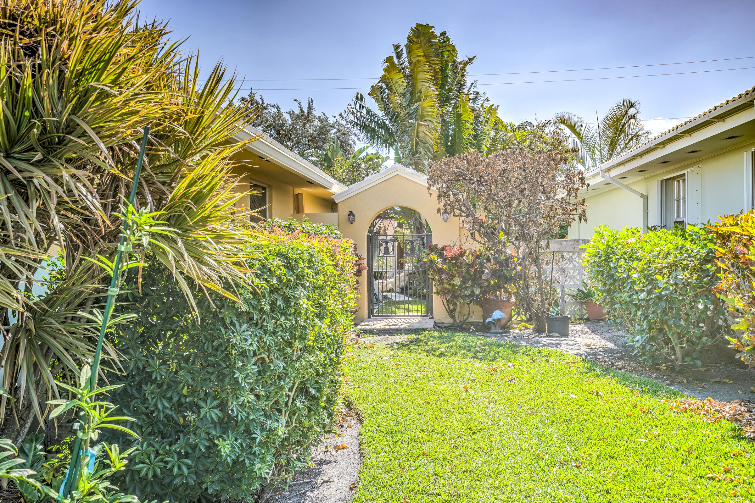 PALM BEACH ISLES 2 - Residential