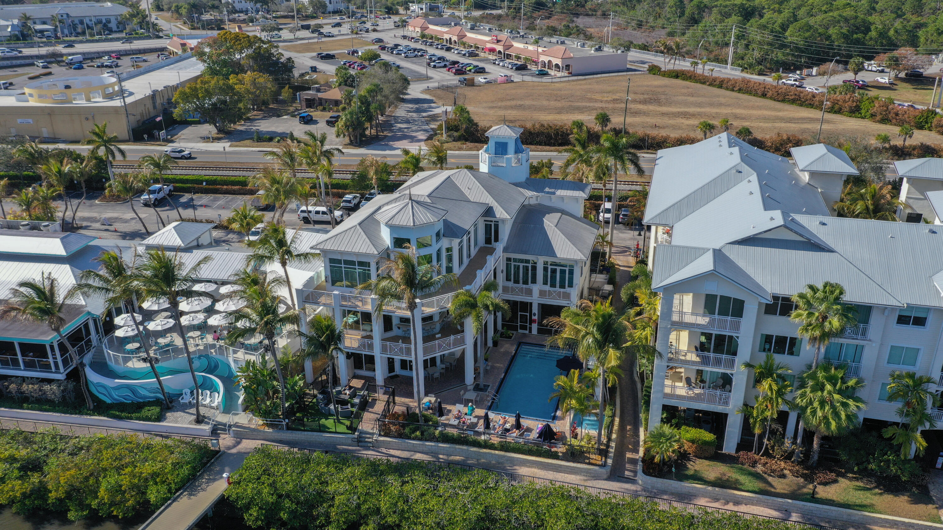 HARBORAGE YACHT CONDO - Residential