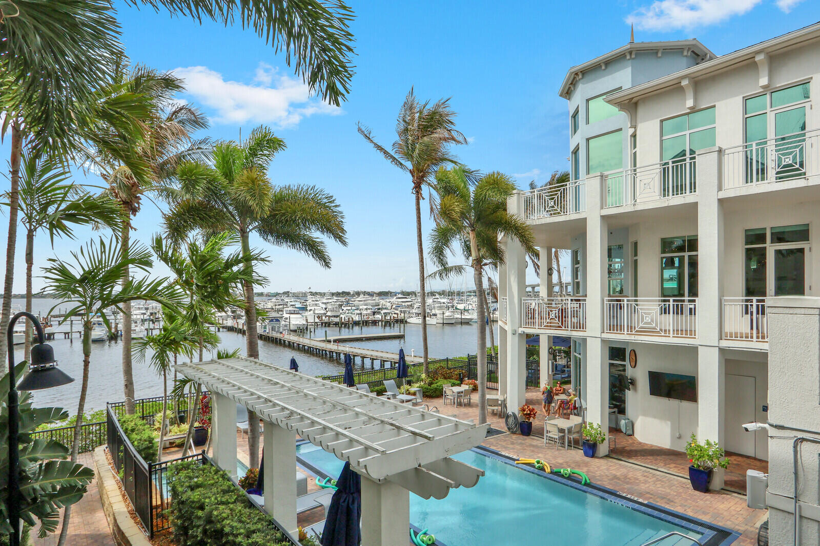 HARBORAGE YACHT CONDO - Residential
