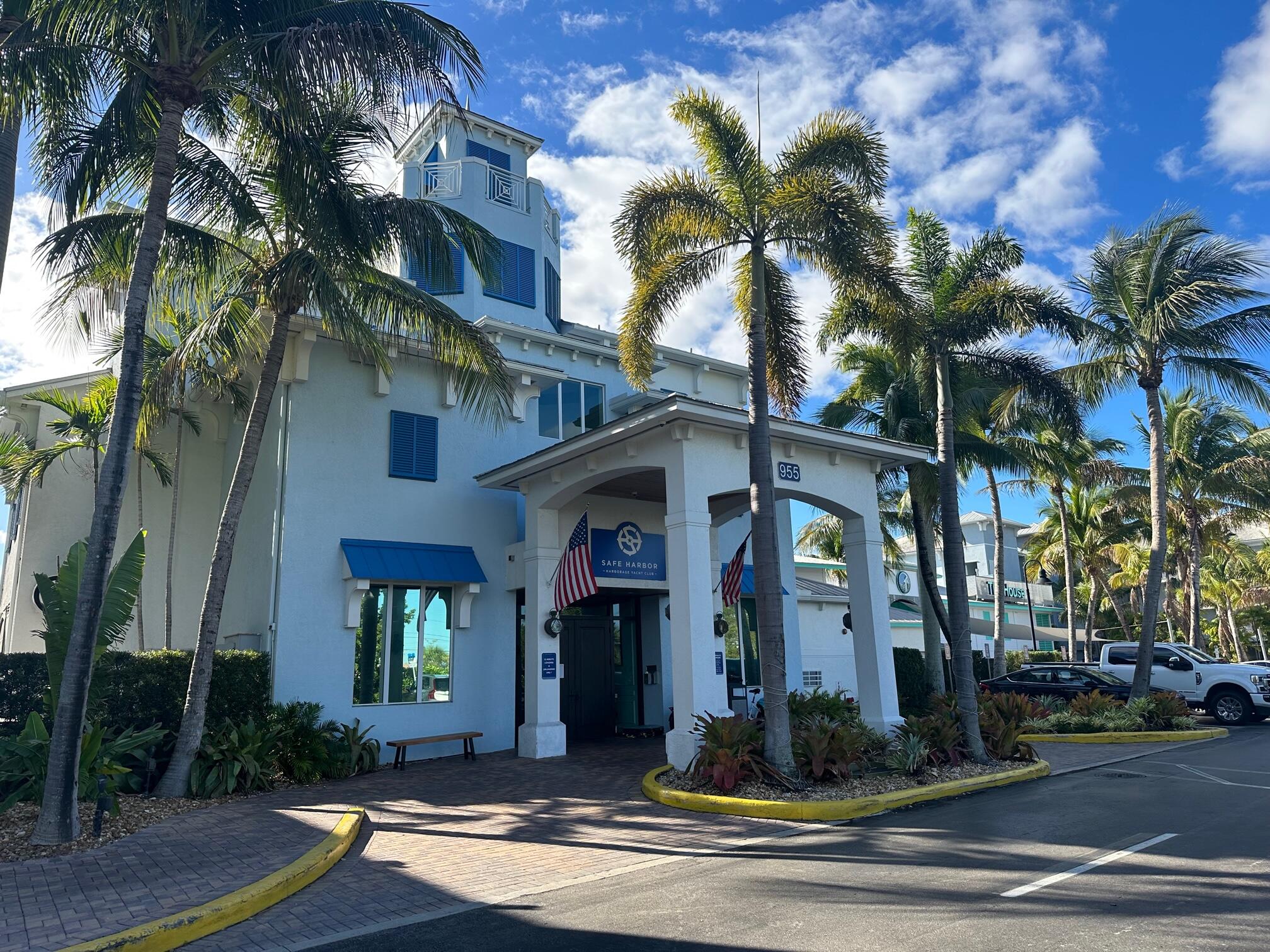 HARBORAGE YACHT CONDO - Residential
