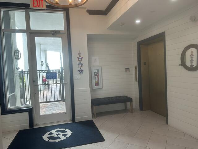 HARBORAGE YACHT CONDO - Residential