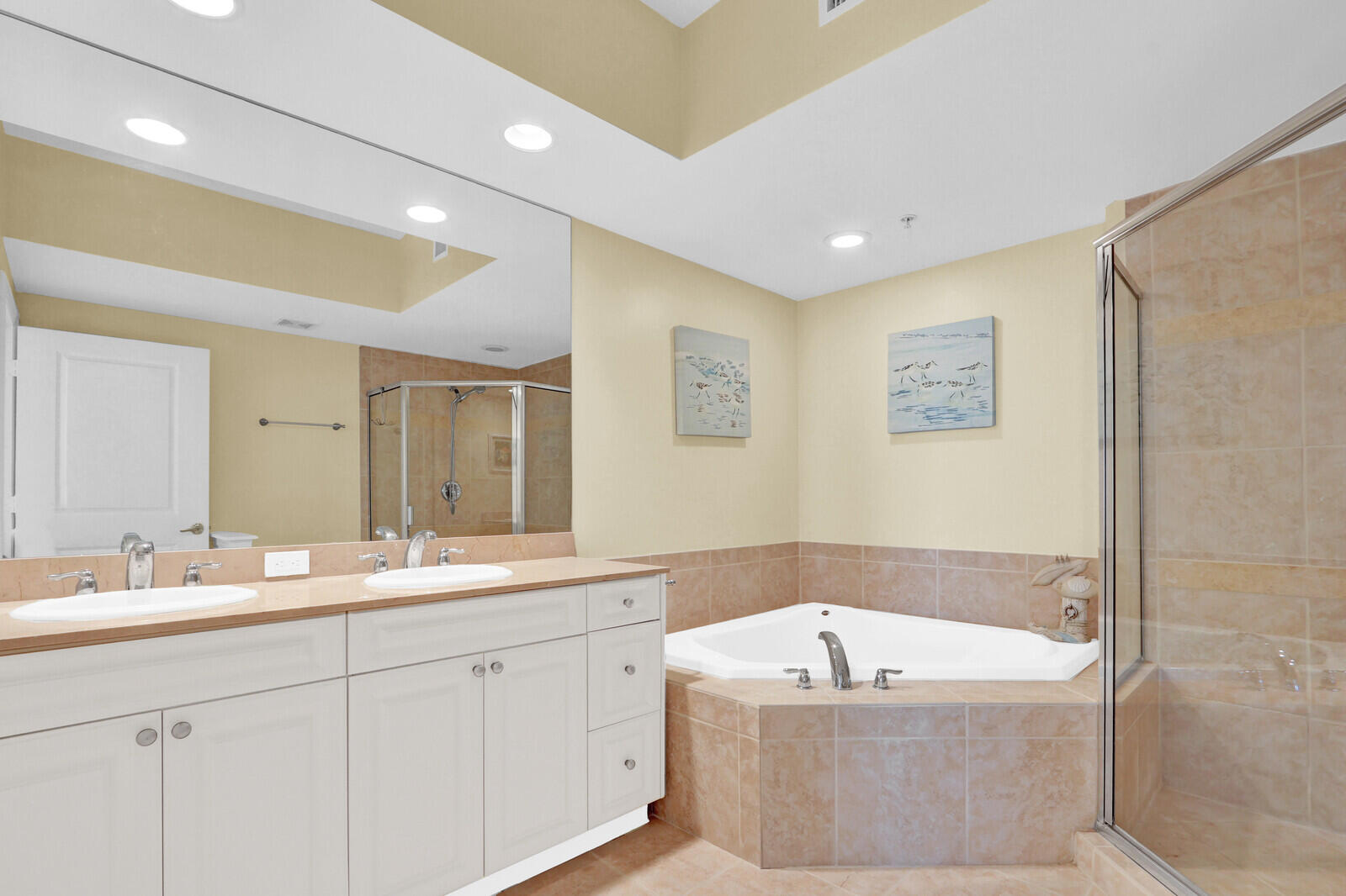 HARBORAGE YACHT CONDO - Residential