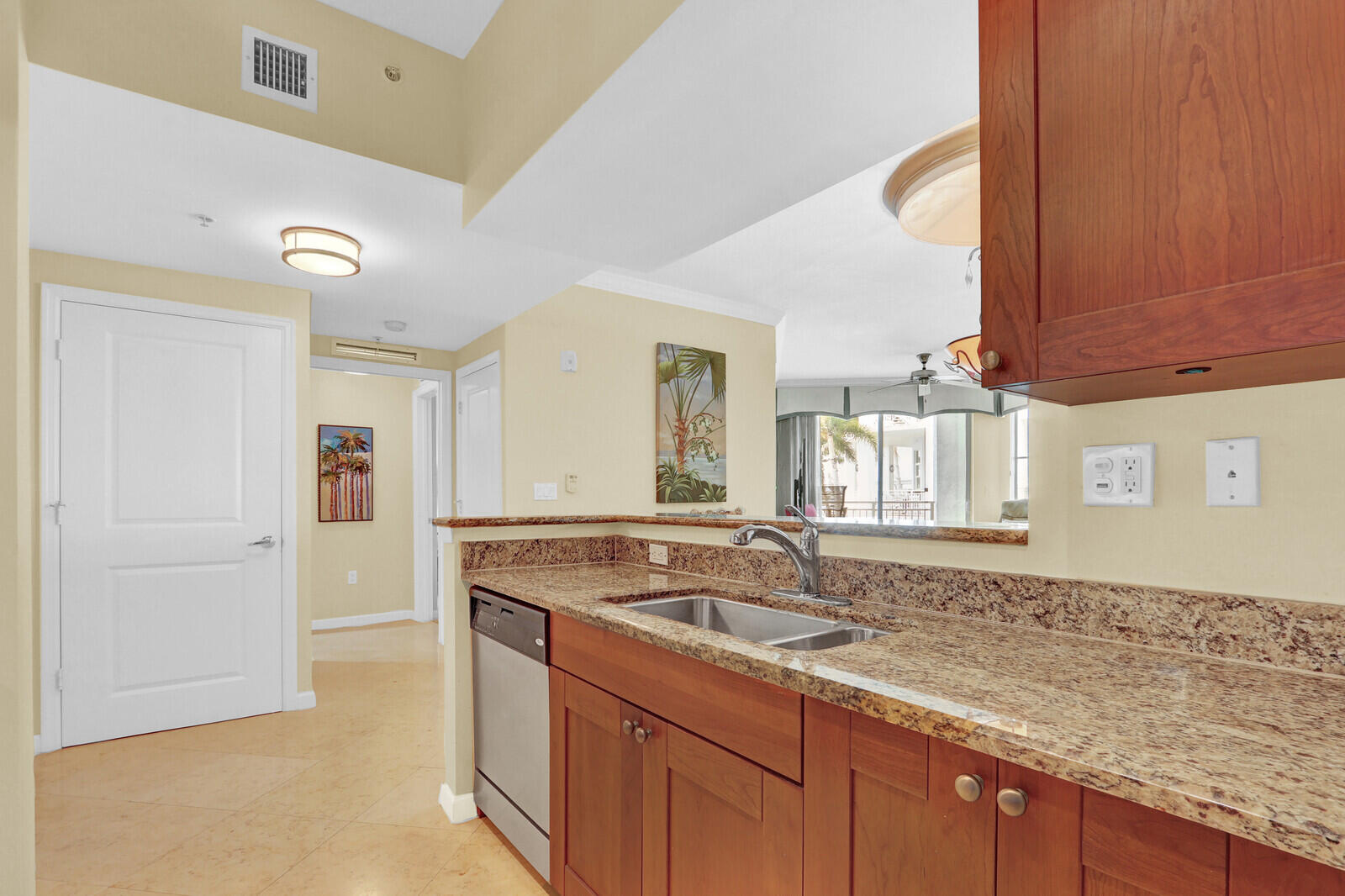 HARBORAGE YACHT CONDO - Residential