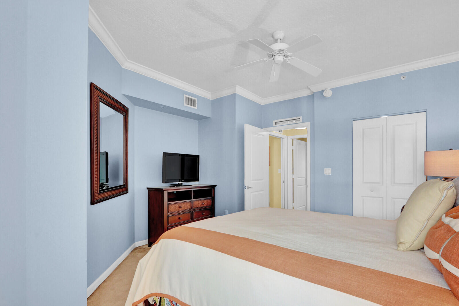 HARBORAGE YACHT CONDO - Residential