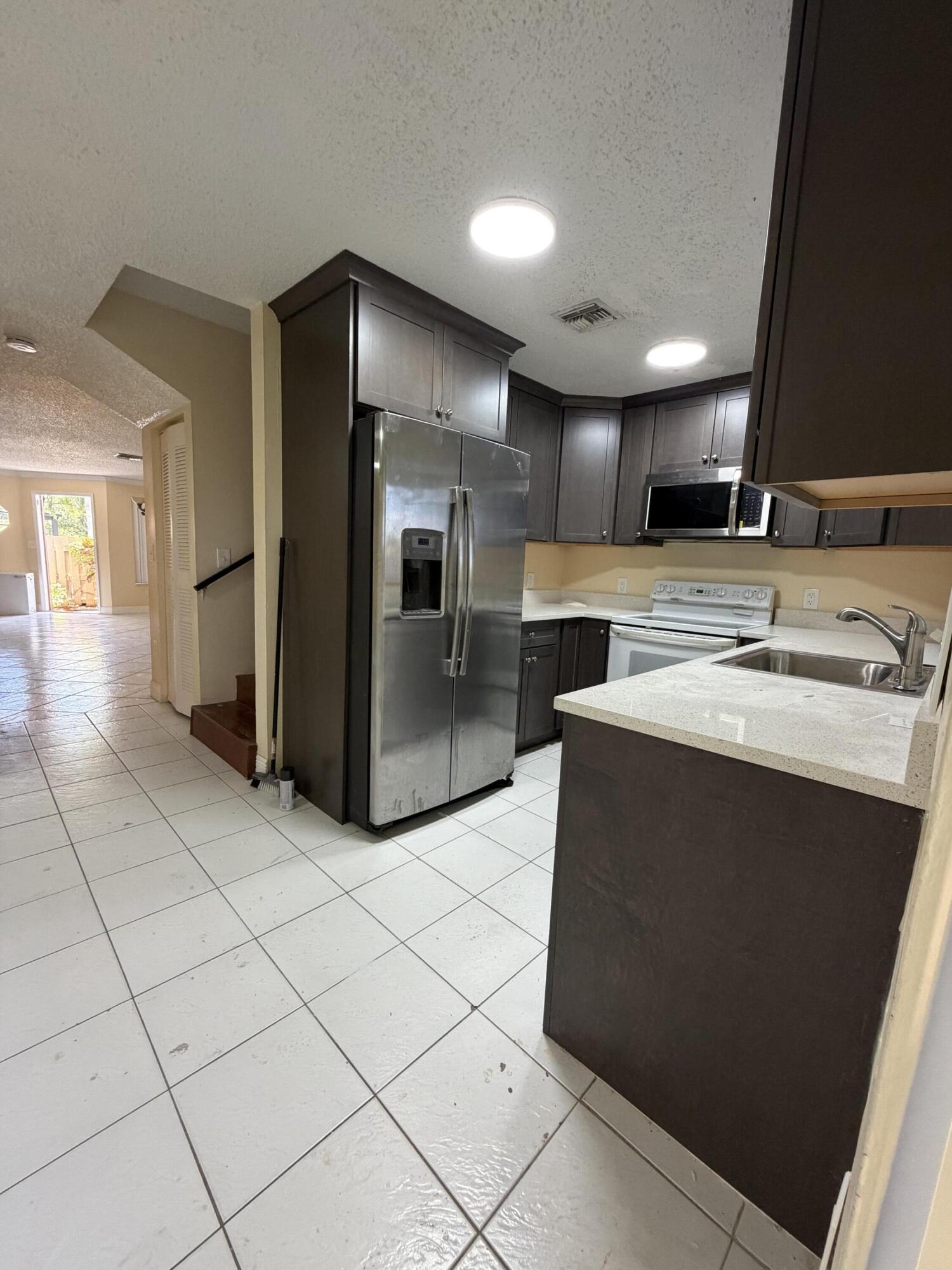 WELLEBY UNIT THIRTEEN - Residential Lease