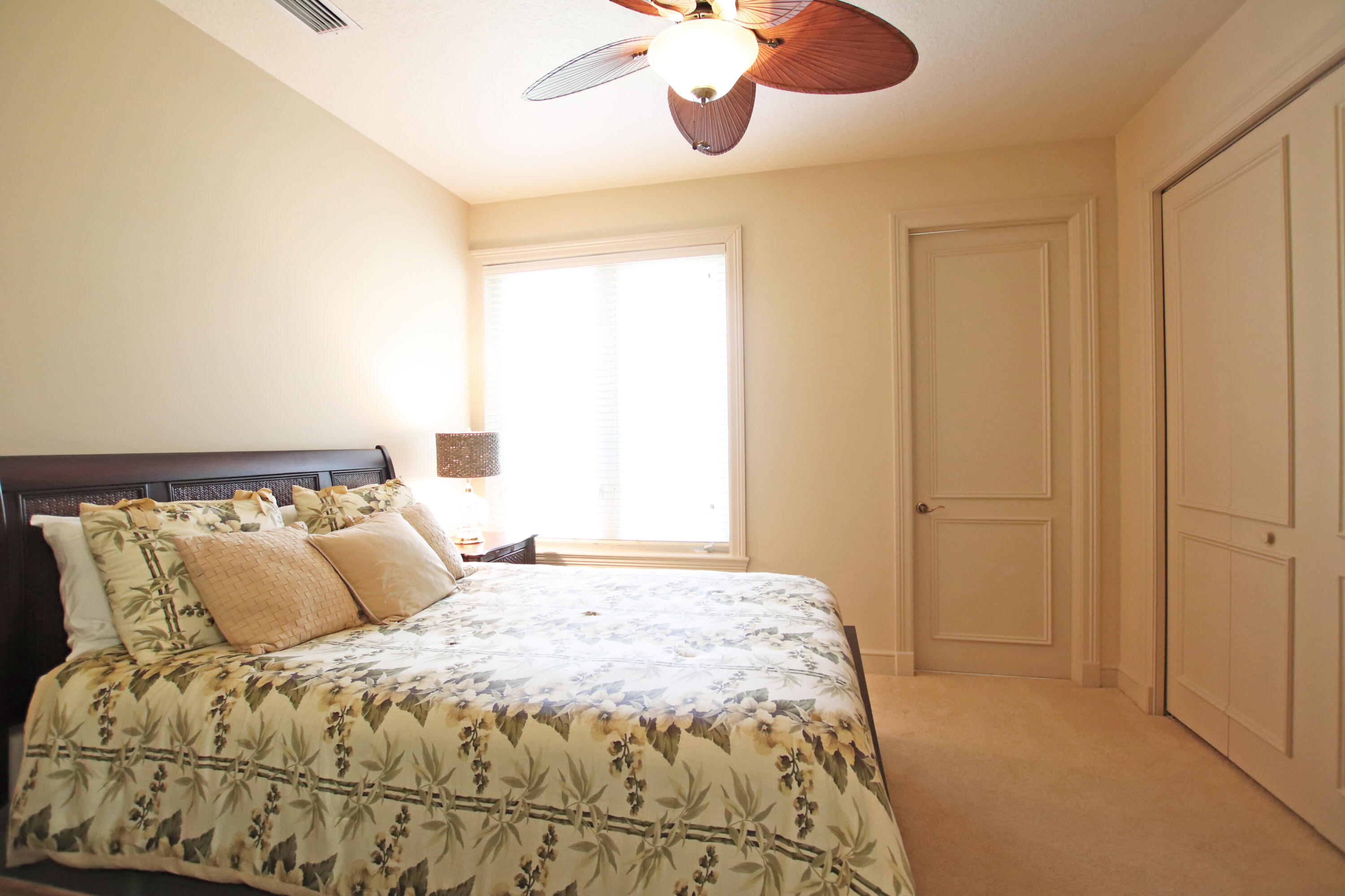 TEQUESTA COUNTRY CLUB - Residential