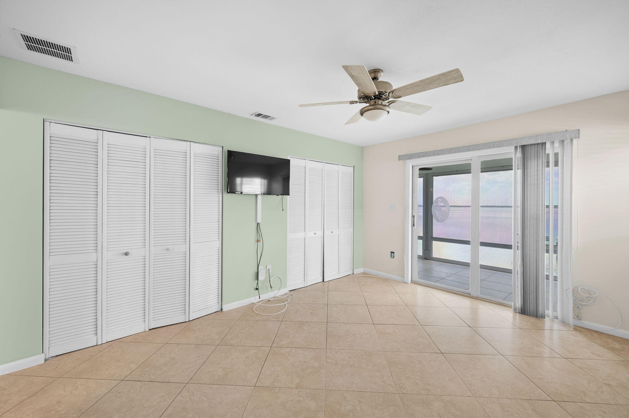 COLONNADES CONDOMINIUM NO 5 - Residential