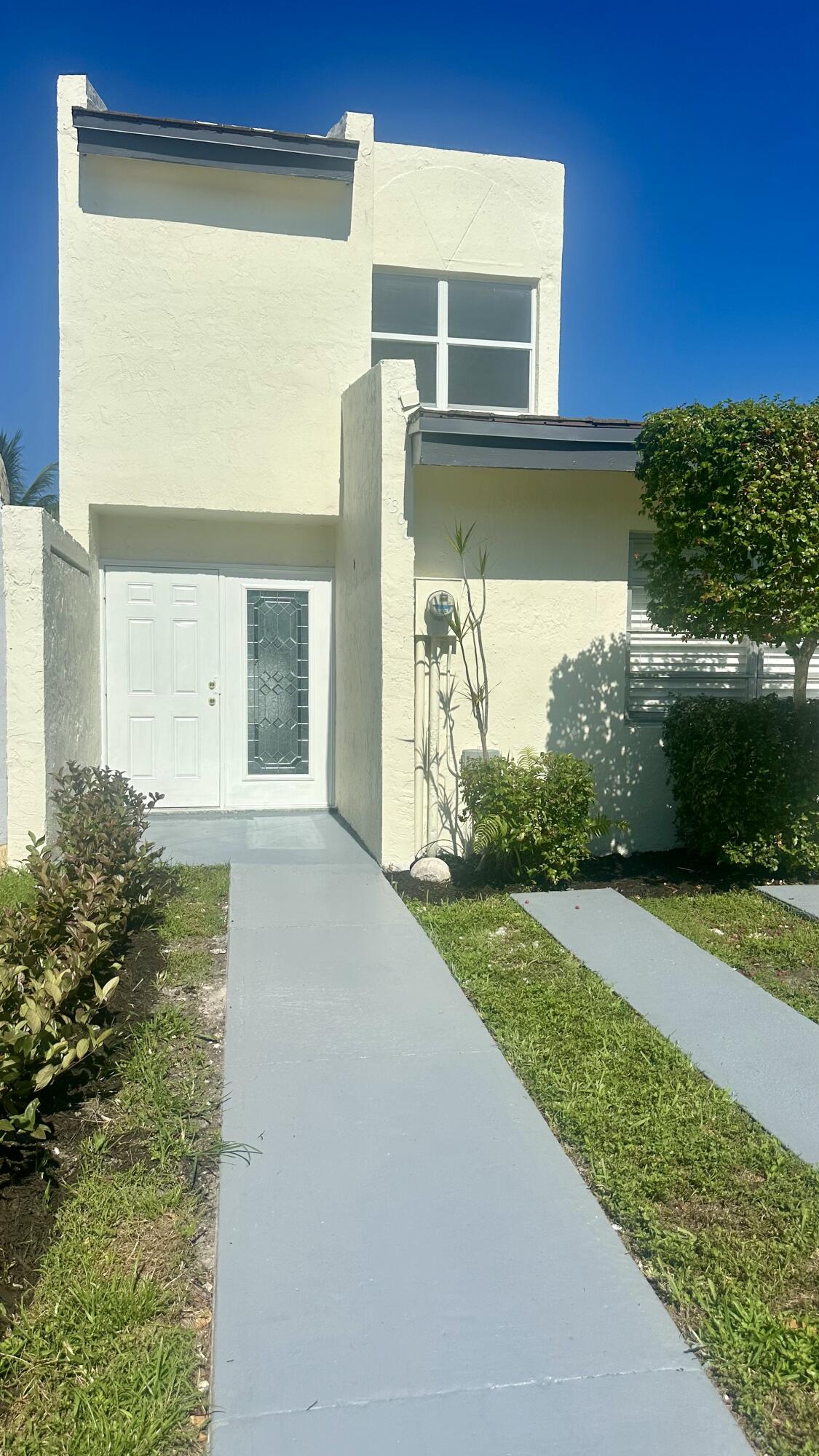 MANGO HILL - Residential