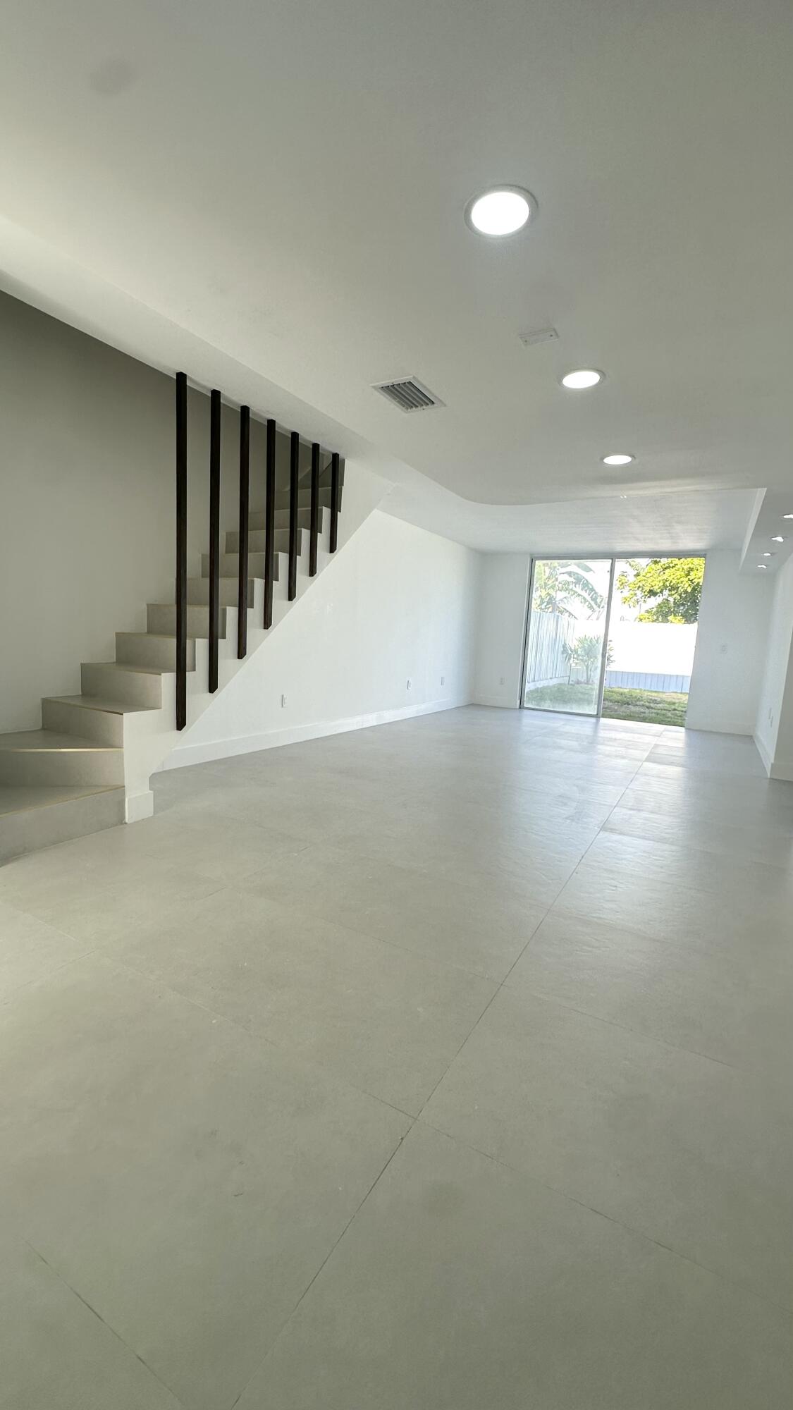 MANGO HILL - Residential