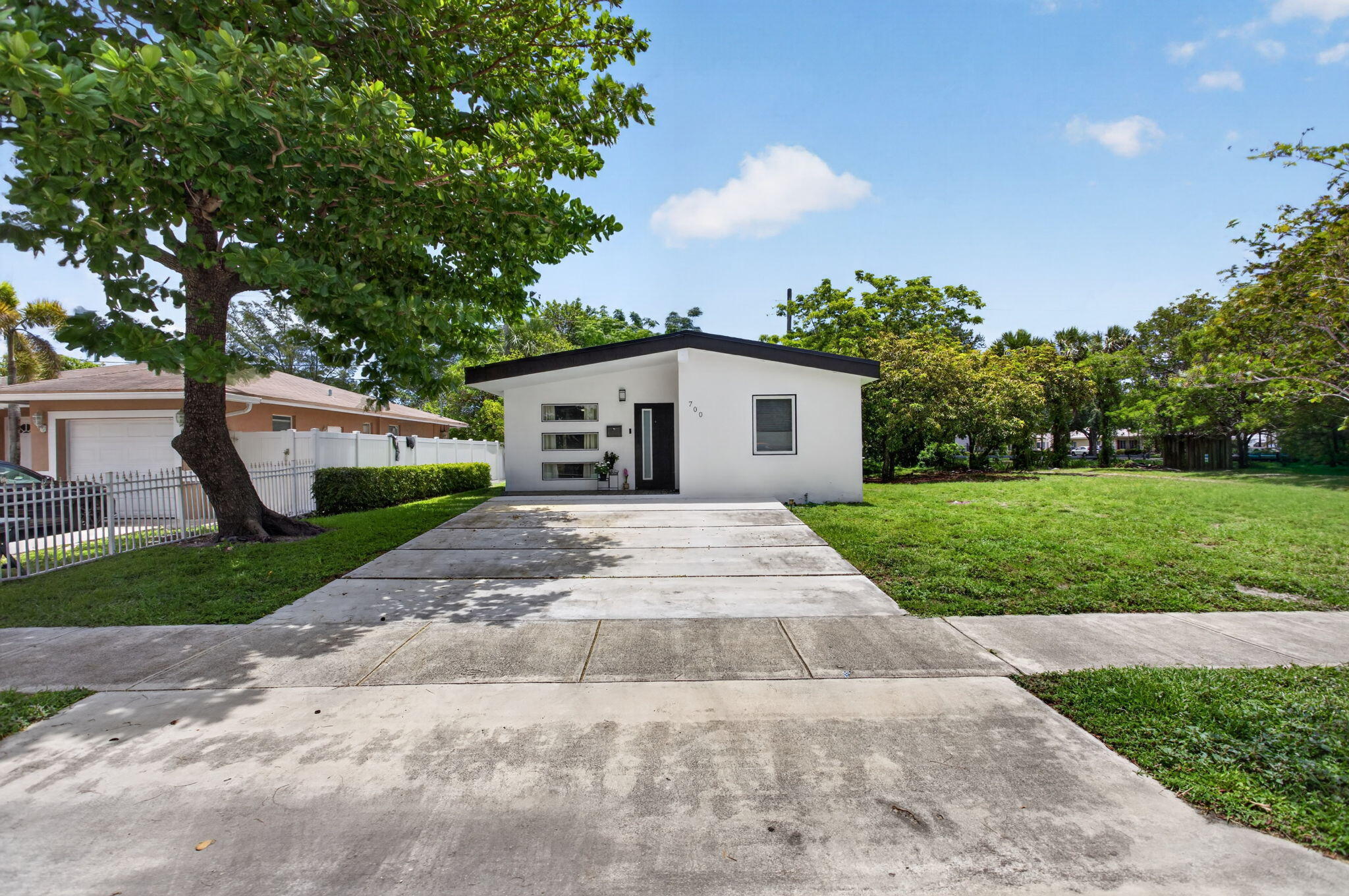 HUNTERS MANOR REV PLAT OF POR - Residential