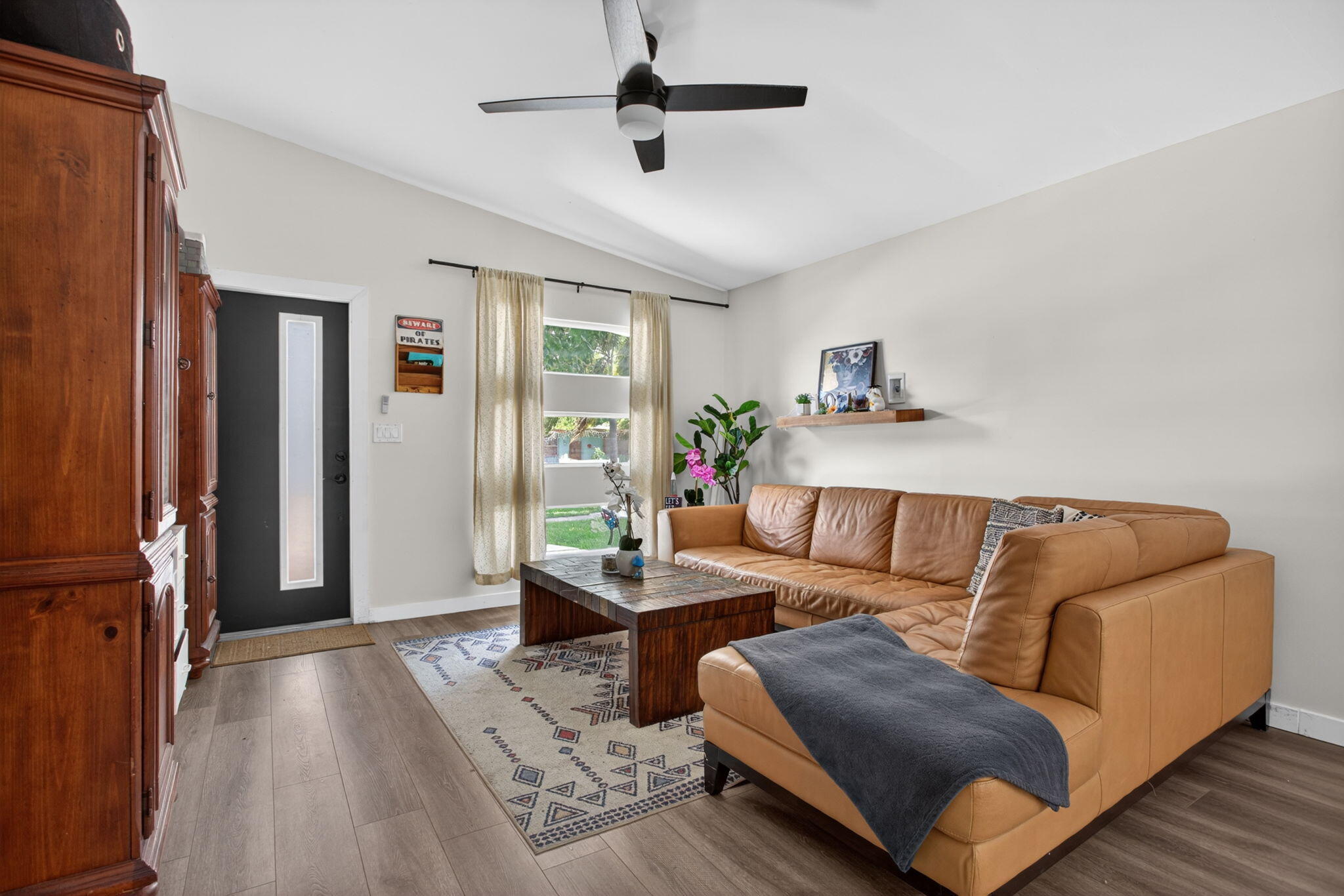 HUNTERS MANOR REV PLAT OF POR - Residential