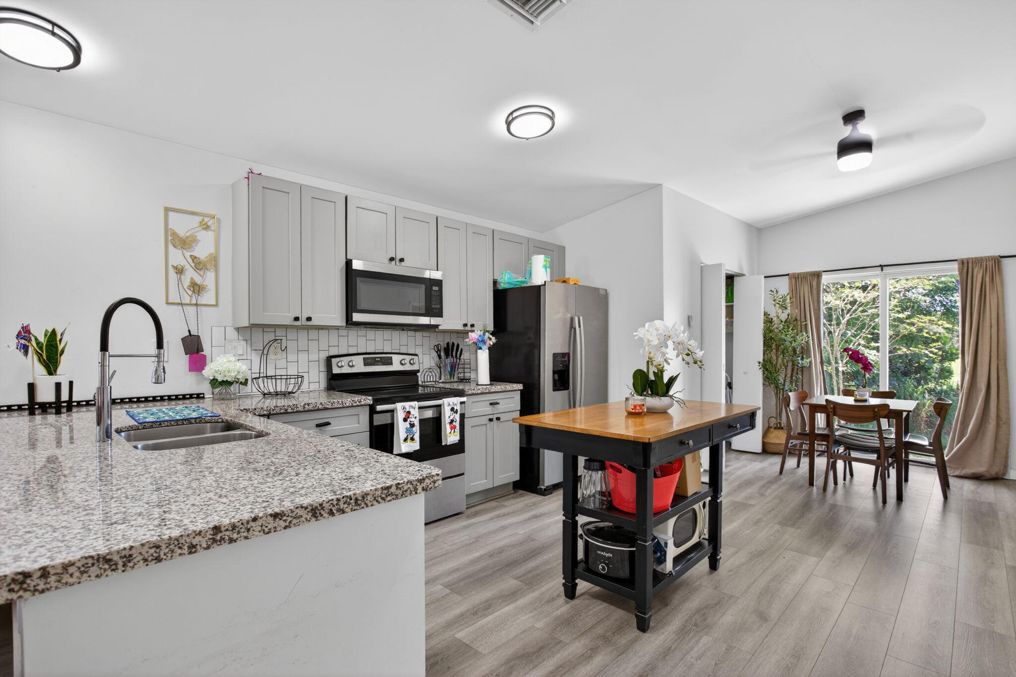 HUNTERS MANOR REV PLAT OF POR - Residential