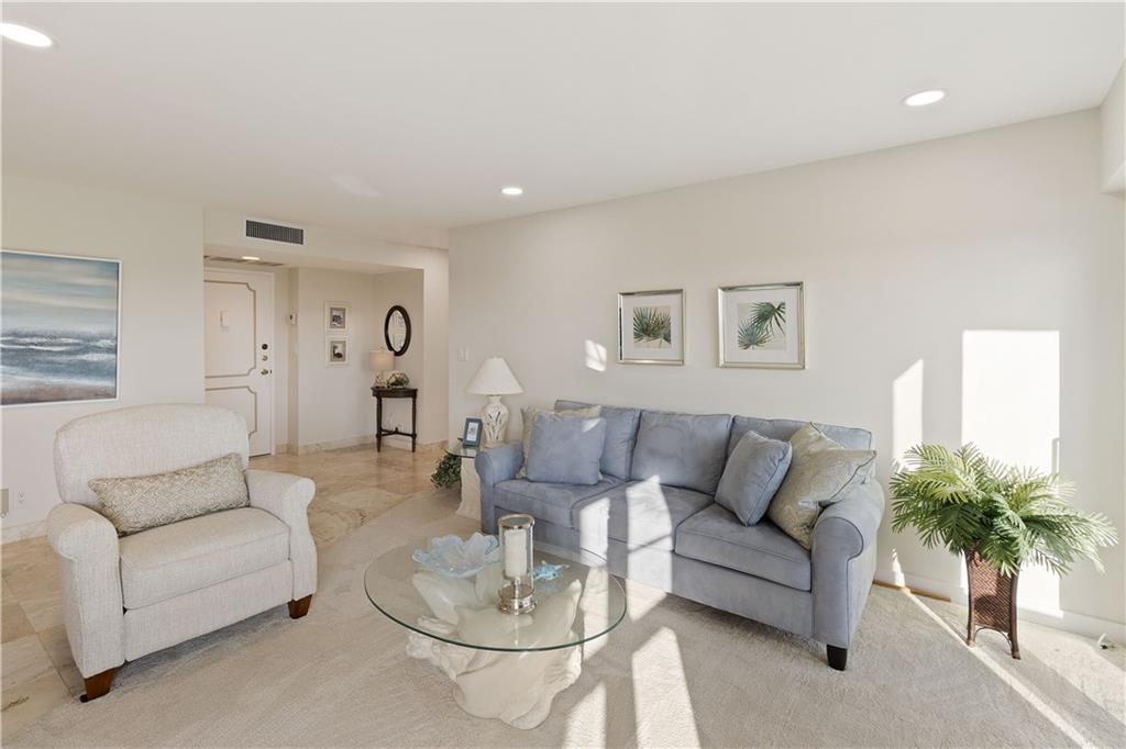 WARWICK CONDOMINIUM - Residential