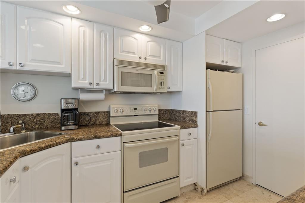 WARWICK CONDOMINIUM - Residential