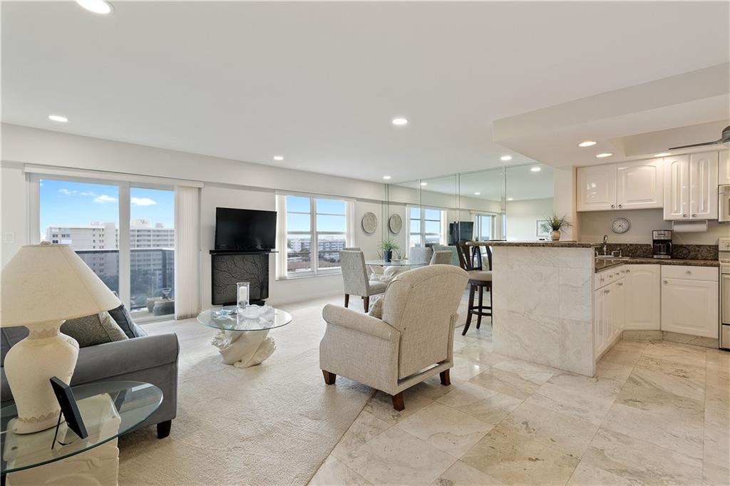 WARWICK CONDOMINIUM - Residential