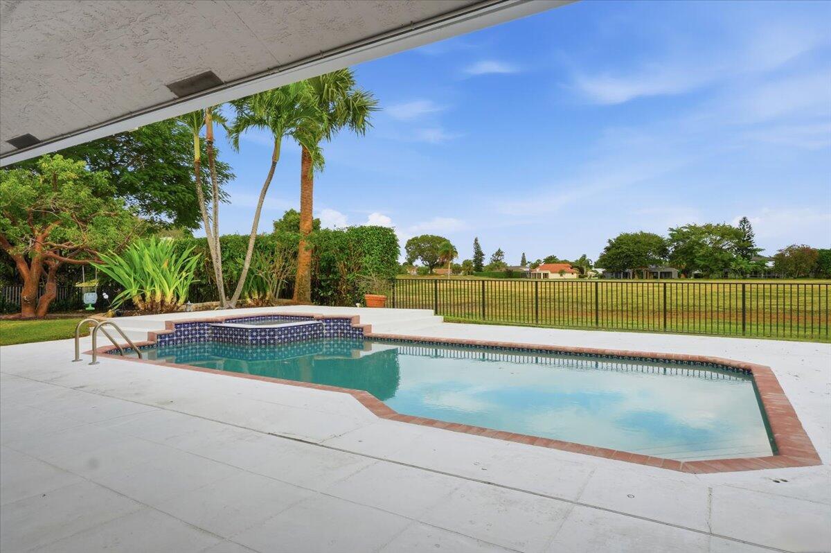 GREENVIEW COVE OF WELLINGTON - Residential