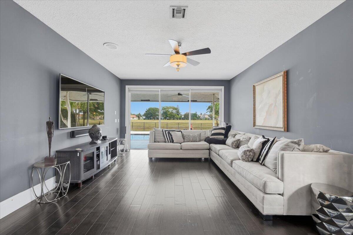 GREENVIEW COVE OF WELLINGTON - Residential