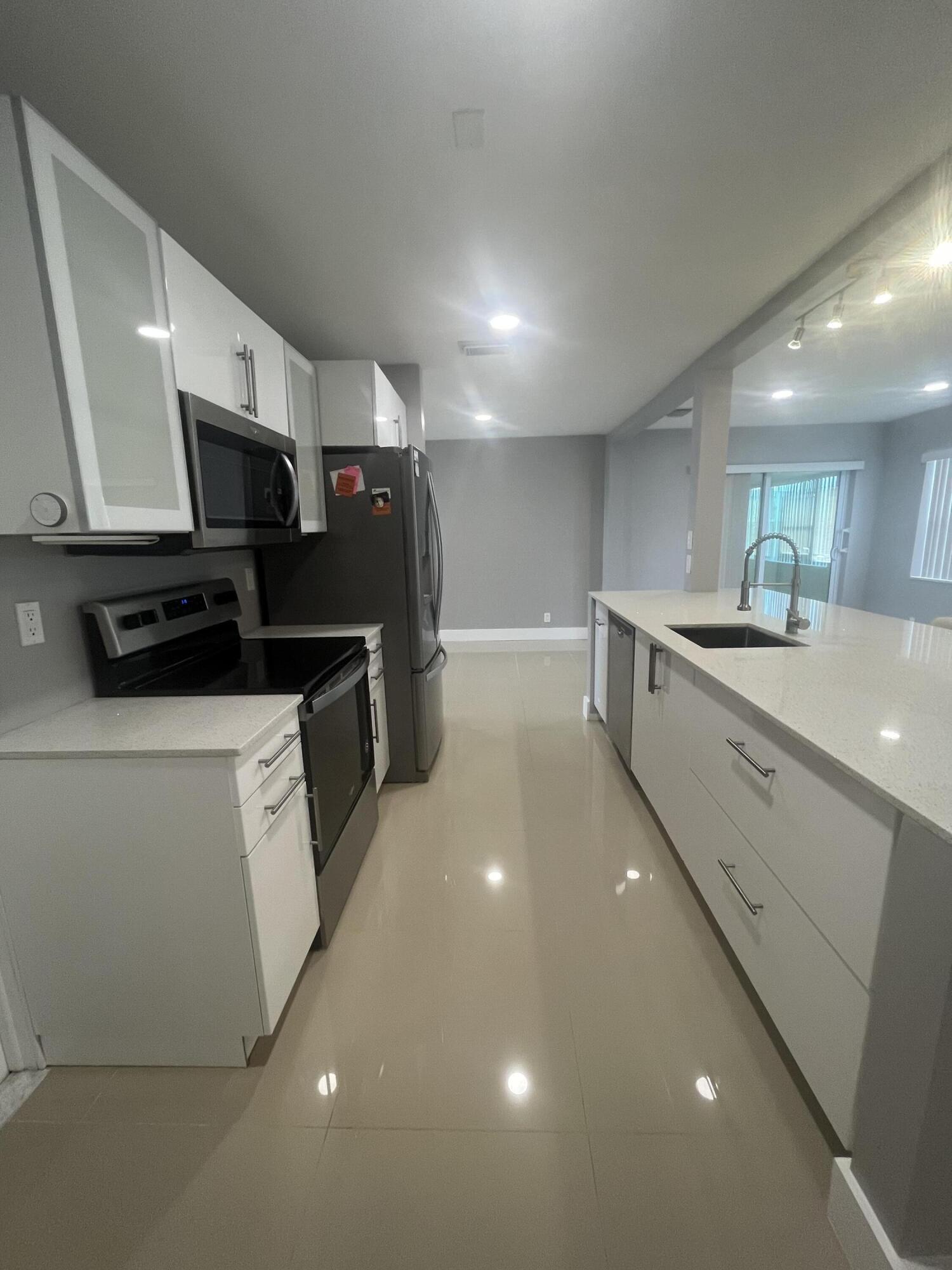 PALM BEACH LEISUREVILLE - Residential Lease