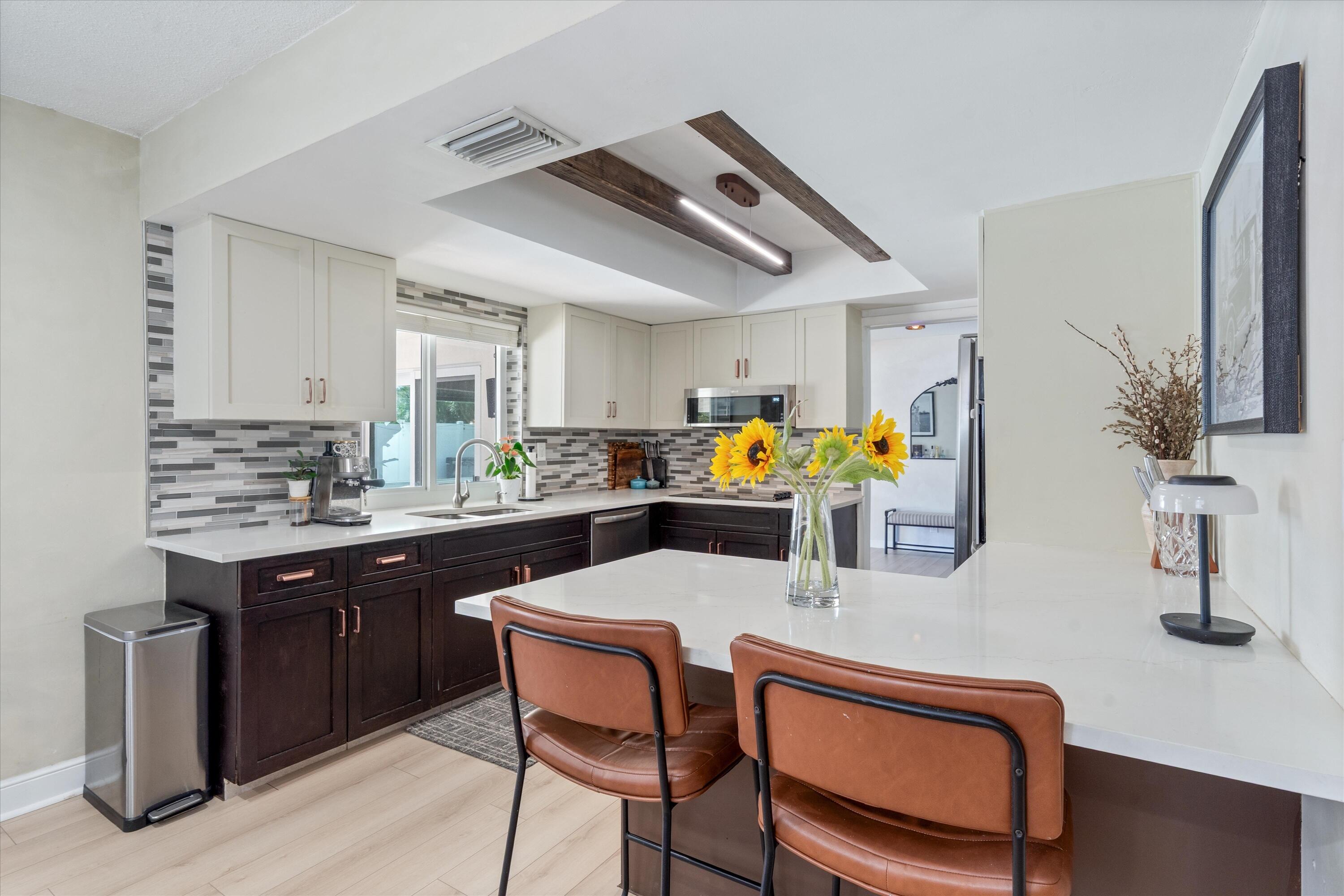 COLONIAL RIDGE - Residential