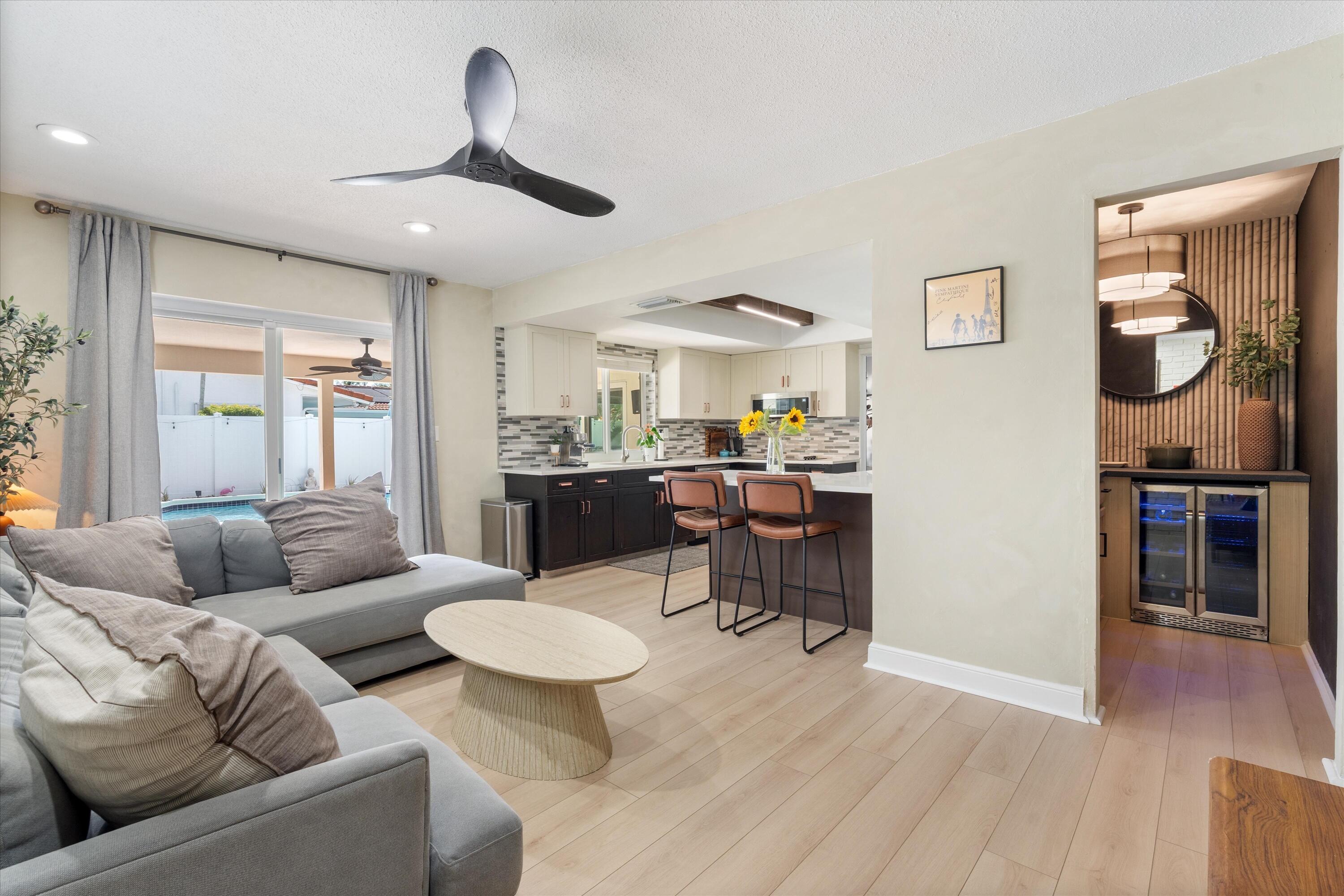 COLONIAL RIDGE - Residential