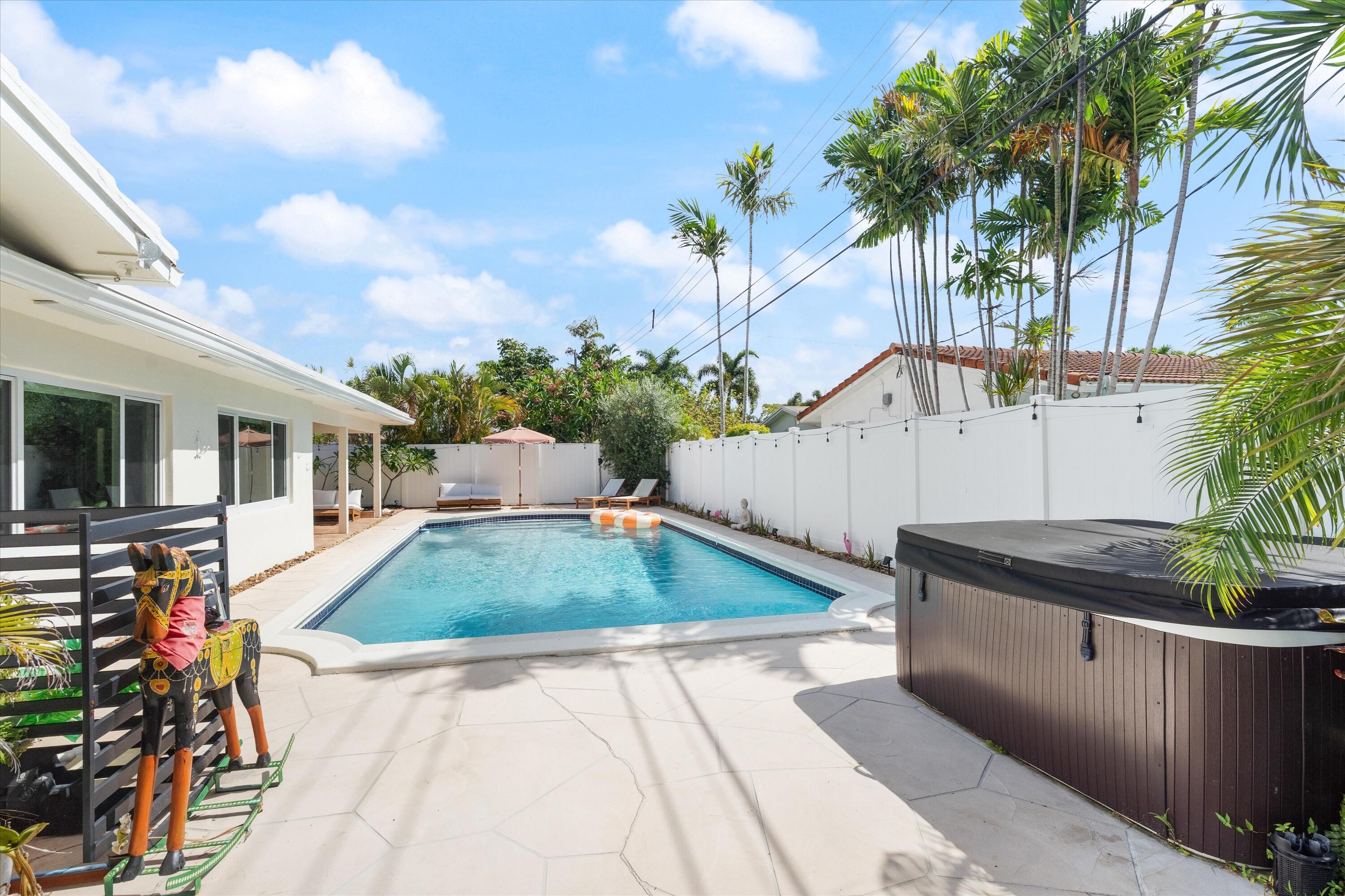 COLONIAL RIDGE - Residential