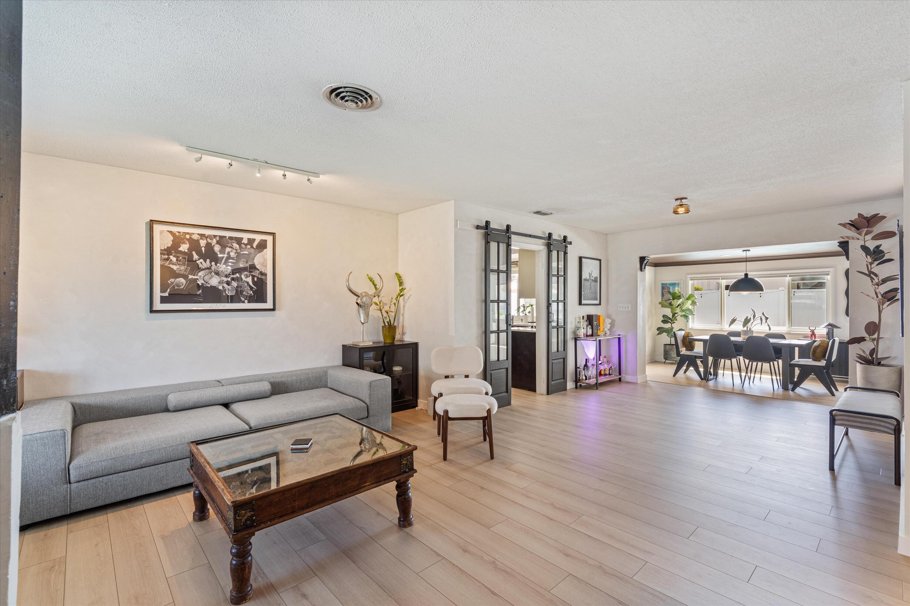 COLONIAL RIDGE - Residential
