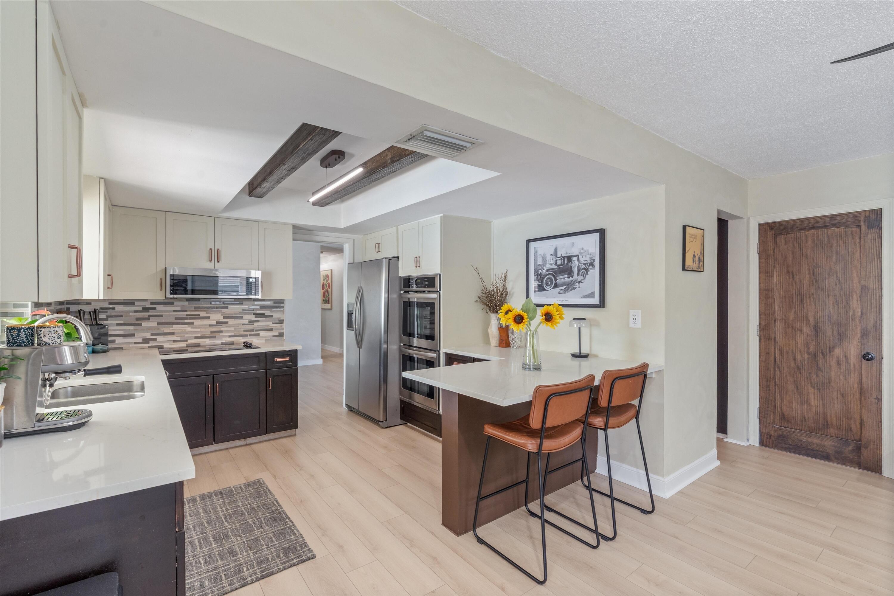 COLONIAL RIDGE - Residential