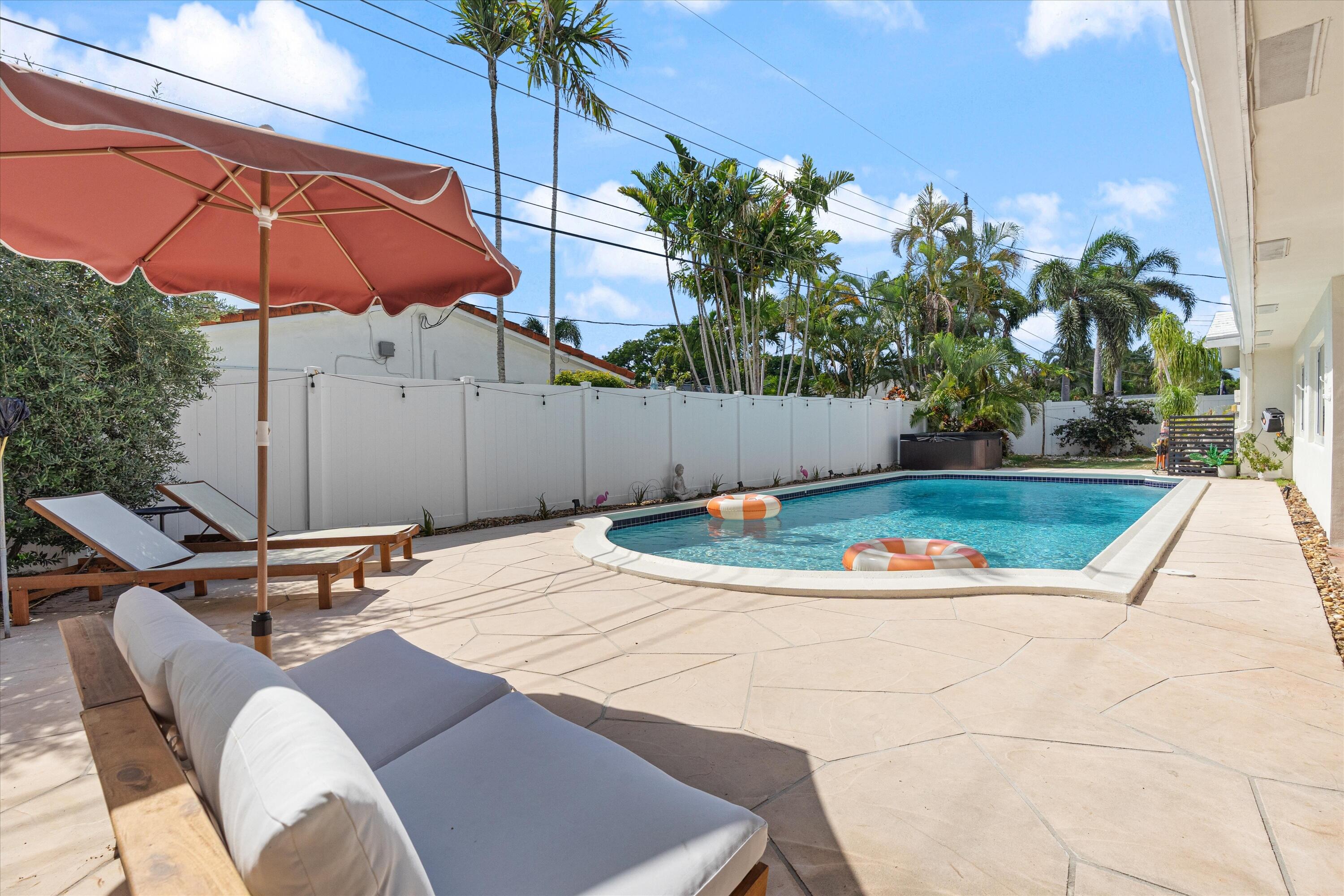 COLONIAL RIDGE - Residential