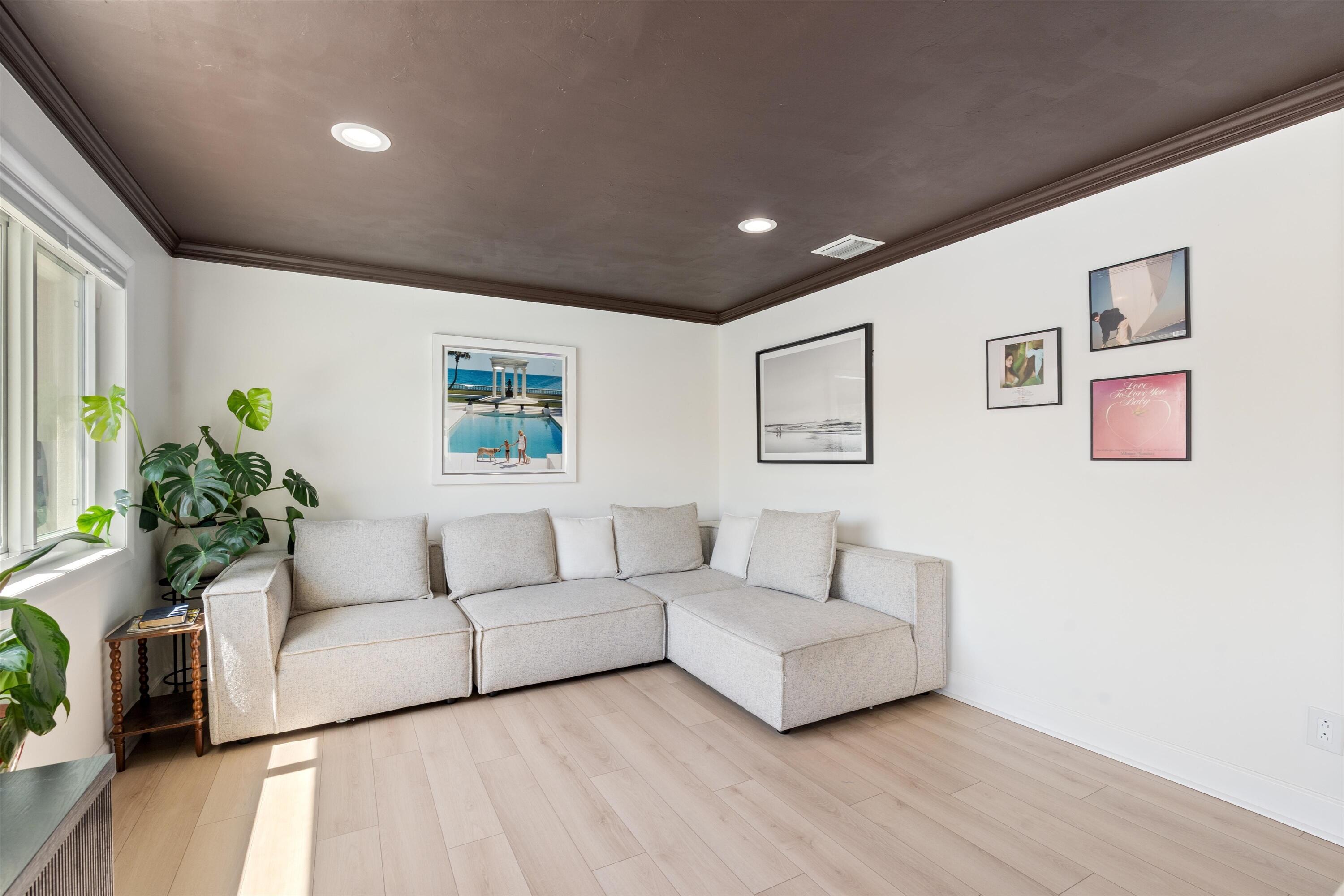 COLONIAL RIDGE - Residential