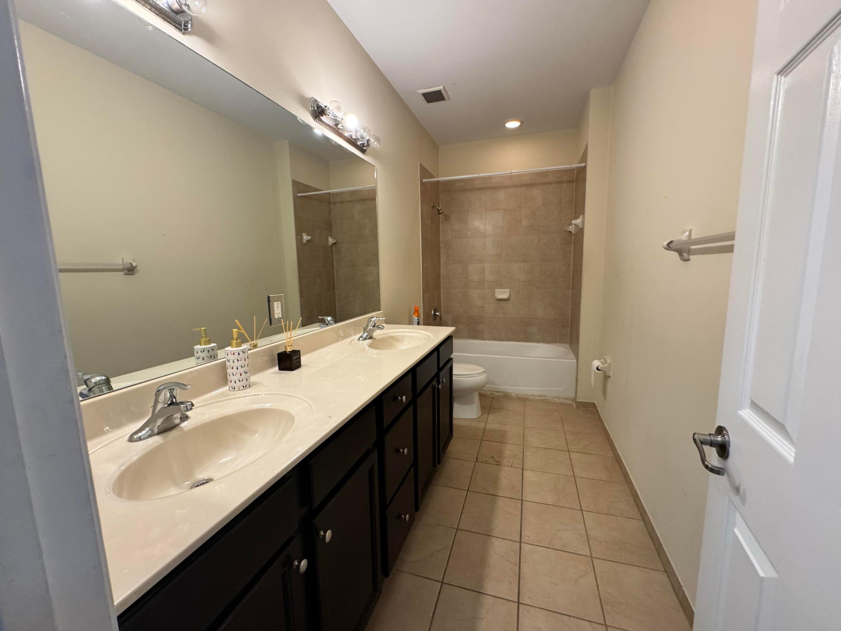LAKES BY THE BAY FAYE REPLAT - Residential Lease