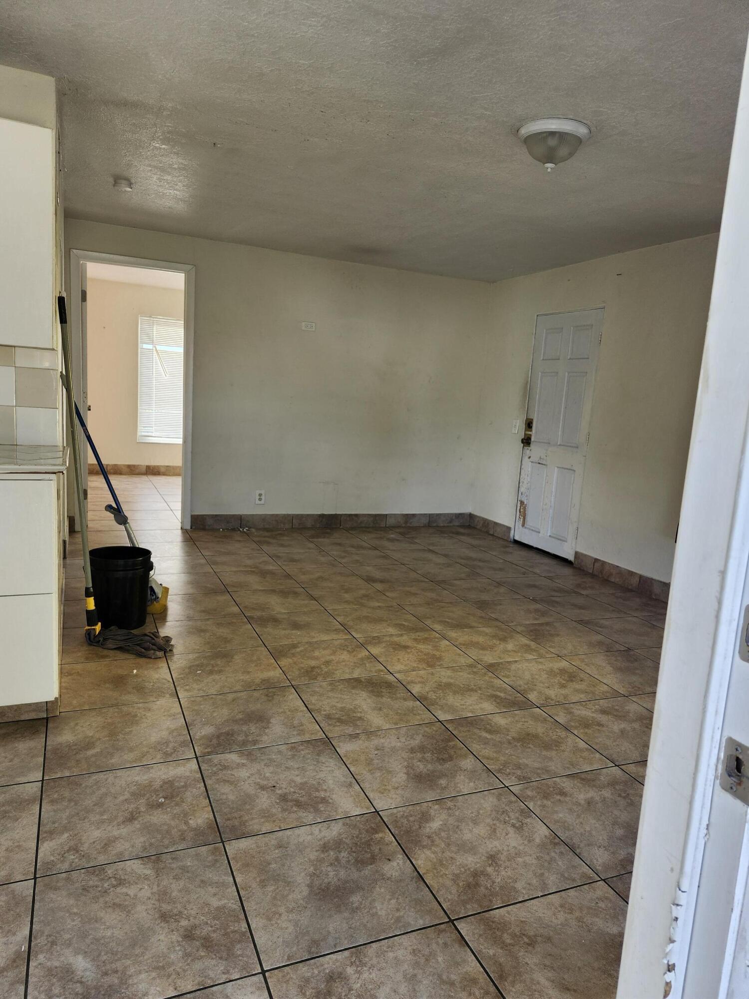HYPOLUXO RIDGE - Residential Lease