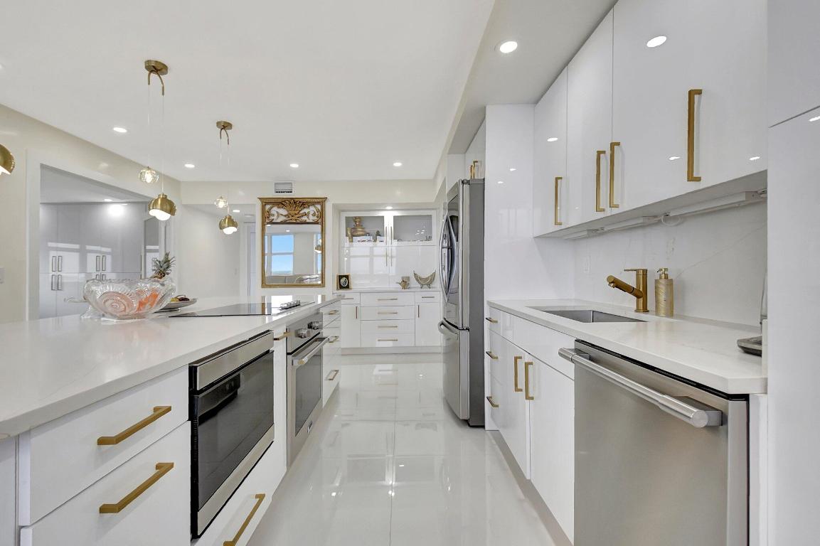 AQUARIUS CONDO - Residential Lease