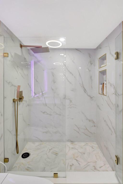 AQUARIUS CONDO - Residential Lease