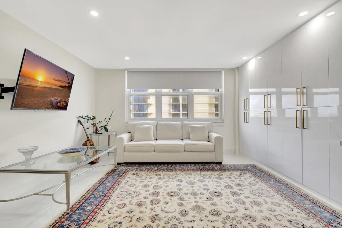 AQUARIUS CONDO - Residential Lease