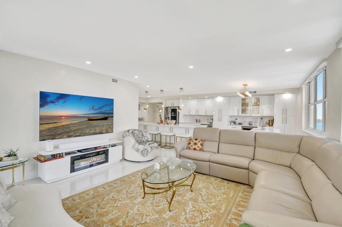 AQUARIUS CONDO - Residential Lease
