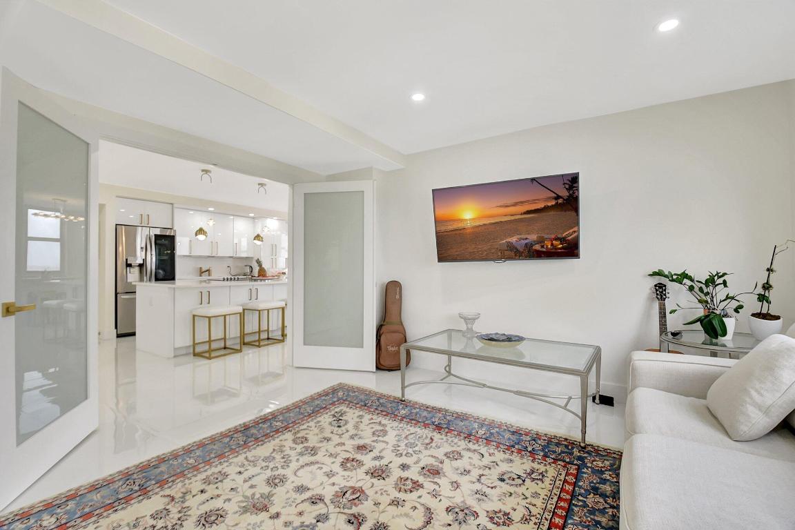 AQUARIUS CONDO - Residential Lease