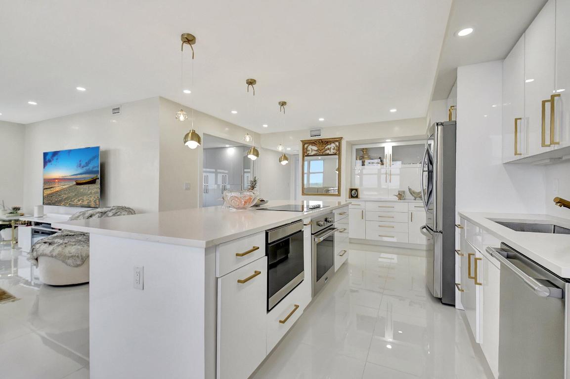 AQUARIUS CONDO - Residential Lease