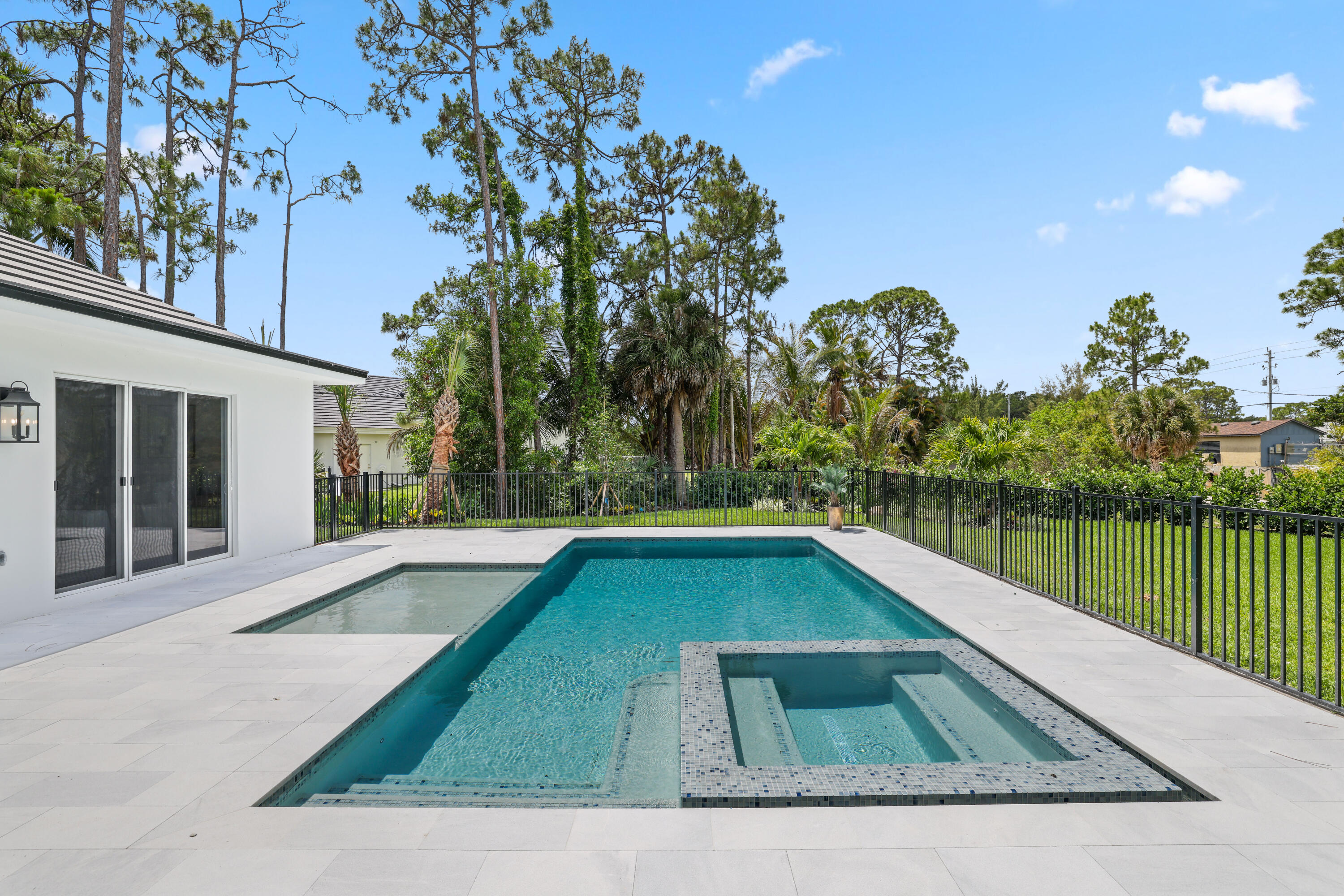 STONEWAL ESTATES - Residential