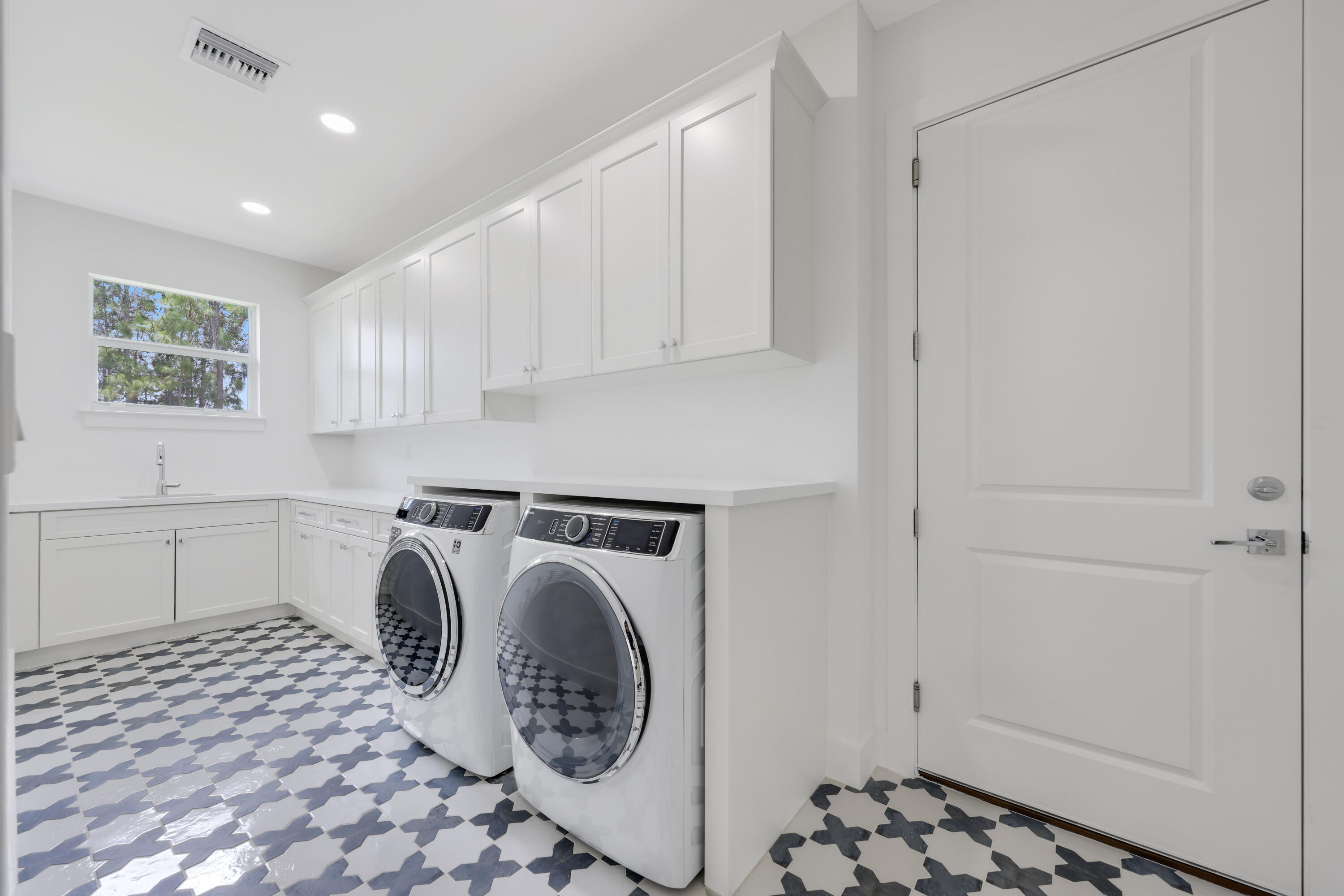 STONEWAL ESTATES - Residential