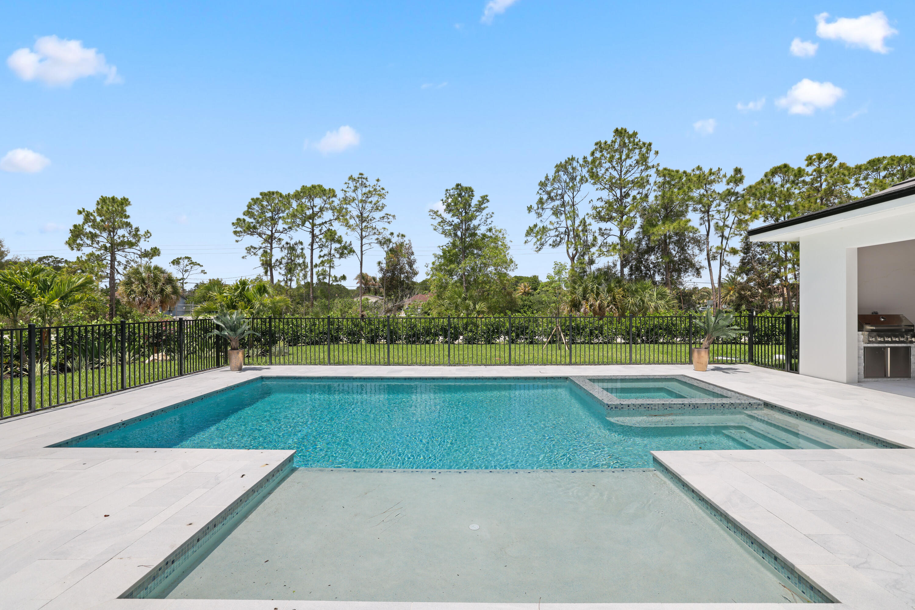 STONEWAL ESTATES - Residential