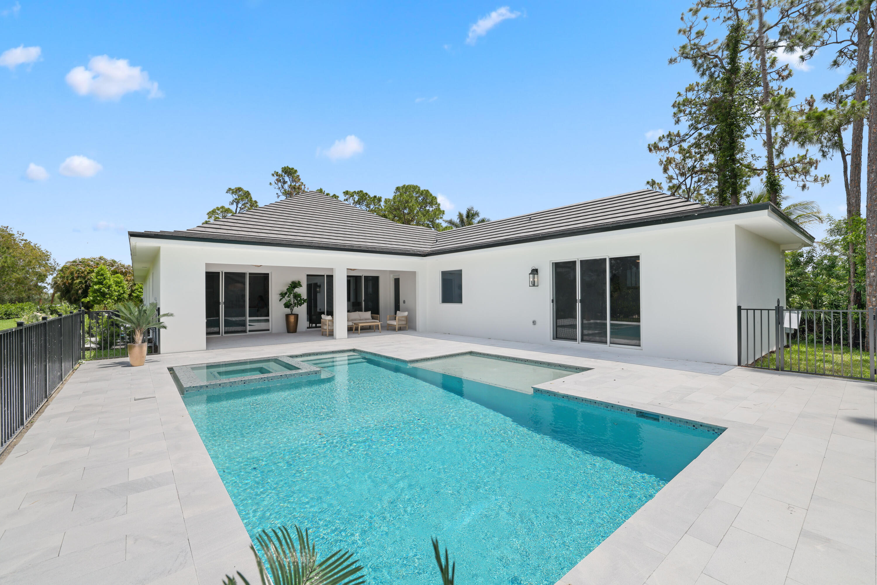 STONEWAL ESTATES - Residential